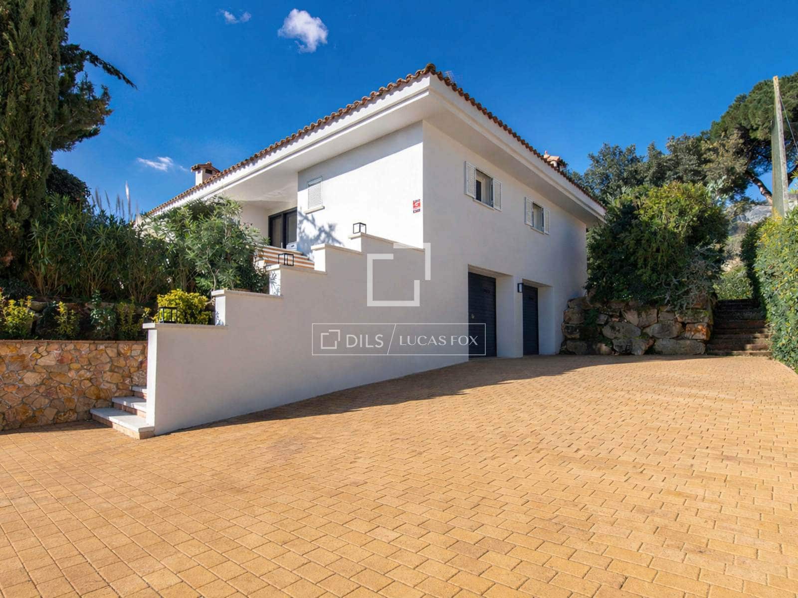 4 slaapkamer Villa te koop in Santa Cristina d'Aro met zwembad garage - € 1.350.000 (Ref: 9921144)