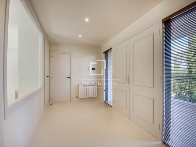 4 slaapkamer Villa te koop in Santa Cristina d'Aro met zwembad garage - € 1.350.000 (Ref: 9921144)
