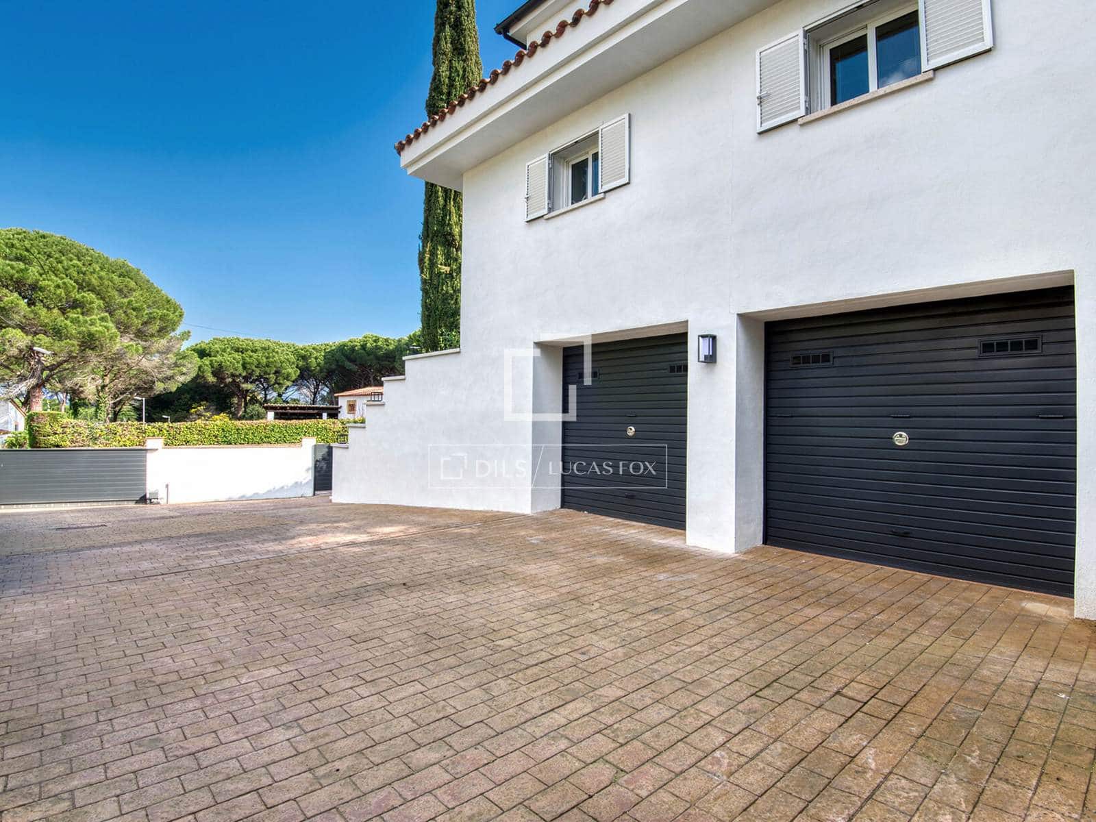 4 slaapkamer Villa te koop in Santa Cristina d'Aro met zwembad garage - € 1.350.000 (Ref: 9921144)