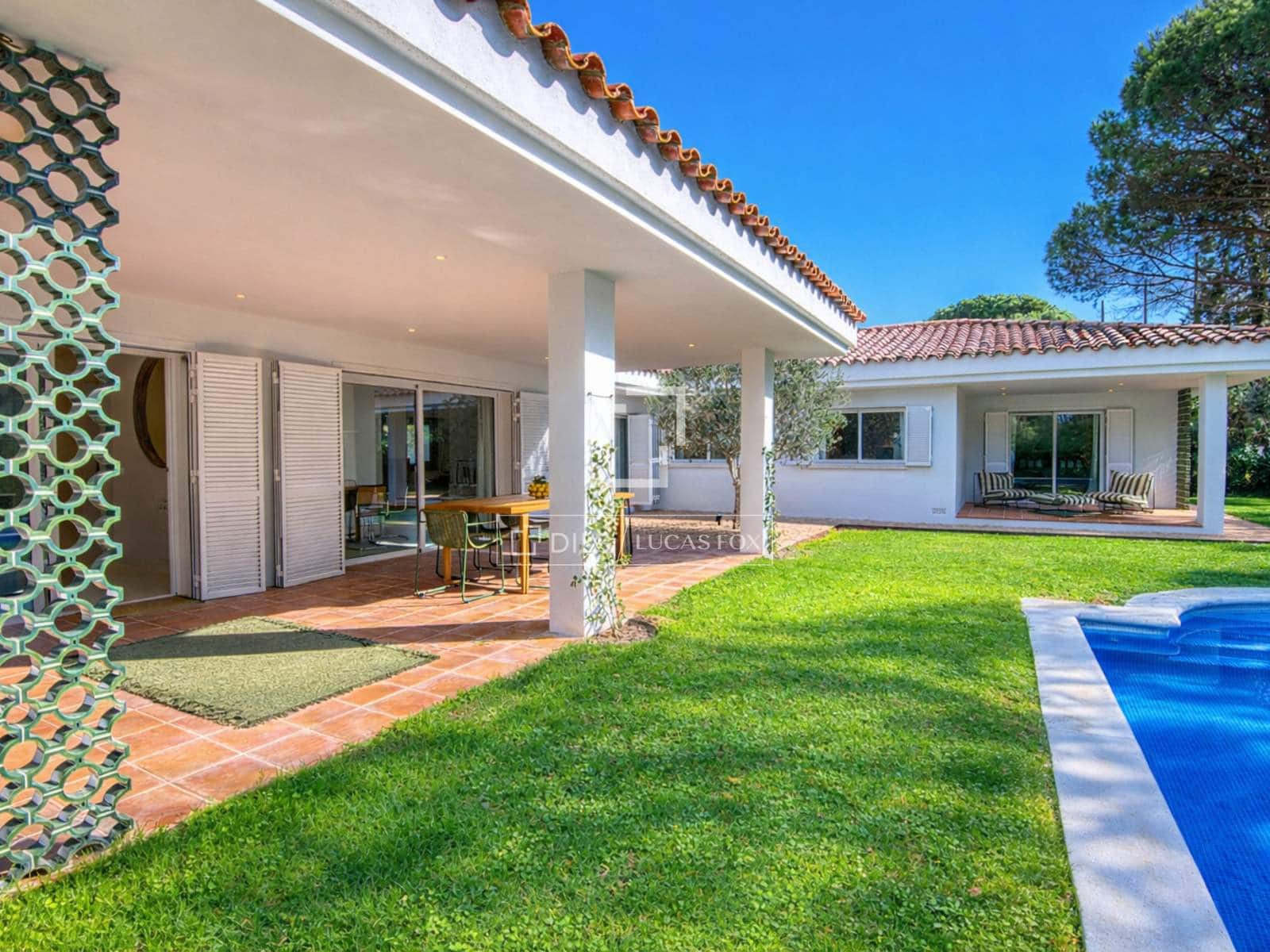 4 slaapkamer Villa te koop in Santa Cristina d'Aro met zwembad garage - € 1.350.000 (Ref: 9921144)