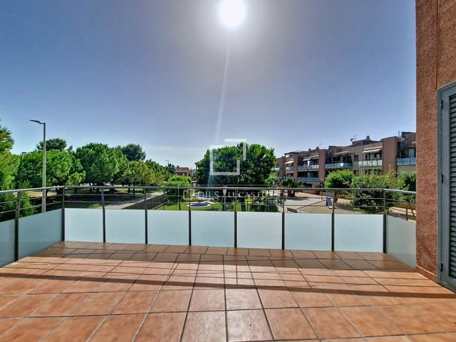 4 soveværelse Lejlighed til salg i Cubelles med swimmingpool garage - € 439.000 (Ref: 9921146)