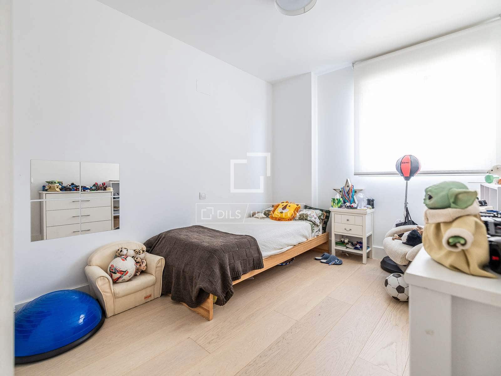 3 soveværelse Lejlighed til salg i Madrid by med swimmingpool garage - € 1.900.000 (Ref: 9921368)