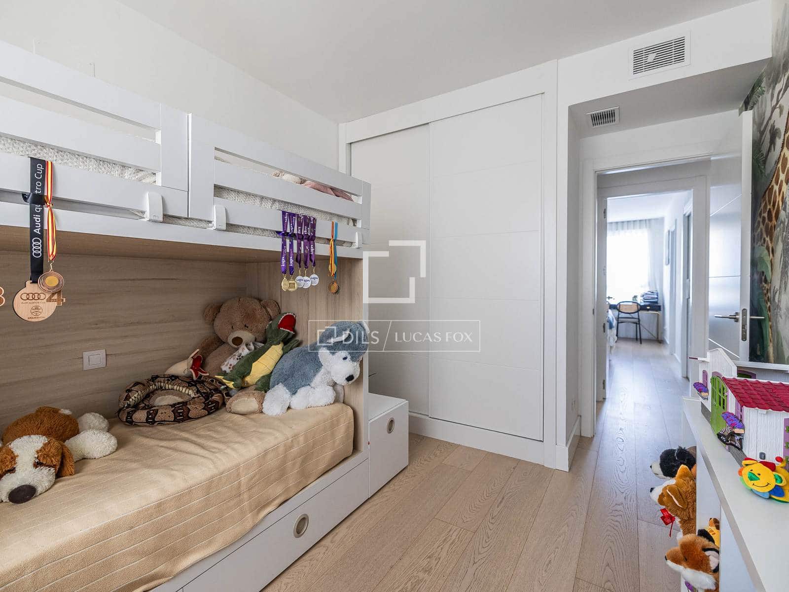 3 soveværelse Lejlighed til salg i Madrid by med swimmingpool garage - € 1.900.000 (Ref: 9921368)
