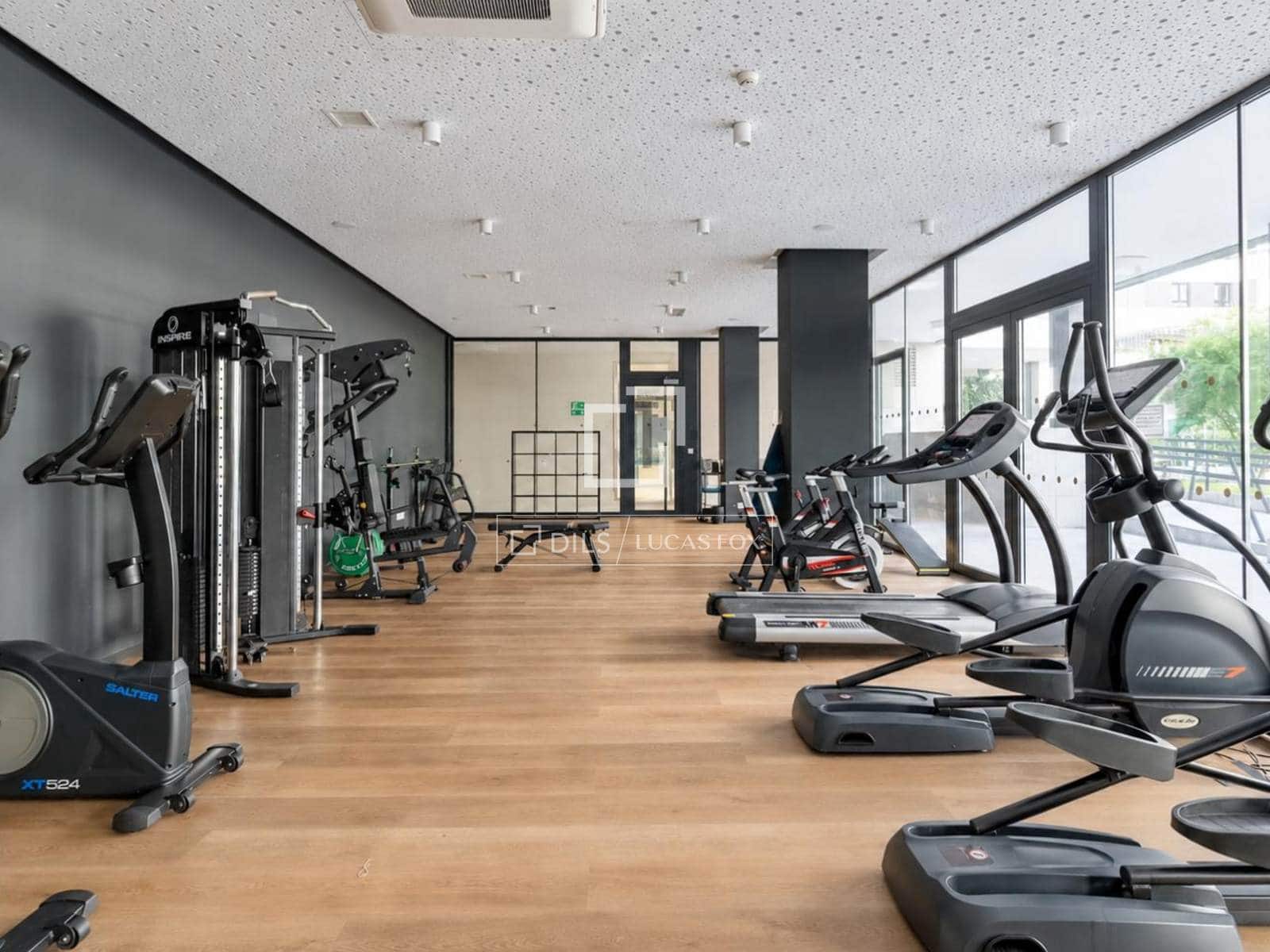 3 sovrum Lägenhet till salu i Madrid stad med pool garage - 1 900 000 € (Ref: 9921368)