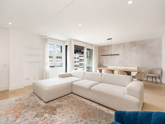 3 sypialnia Apartament na sprzedaż w Rios Rosas, Miasto Madryt z basenem garażem - 1 900 000 € (Ref: 9921368)