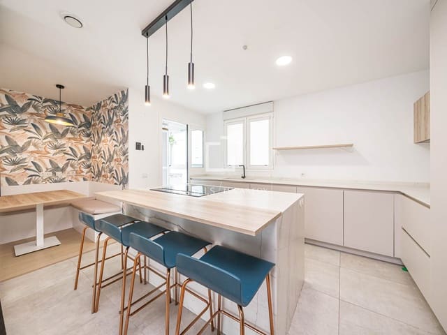 3 sypialnia Apartament na sprzedaż w Rios Rosas, Miasto Madryt z basenem garażem - 1 900 000 € (Ref: 9921368)
