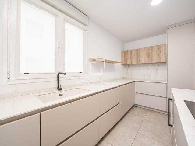 3 sypialnia Apartament na sprzedaż w Rios Rosas, Miasto Madryt z basenem garażem - 1 900 000 € (Ref: 9921368)