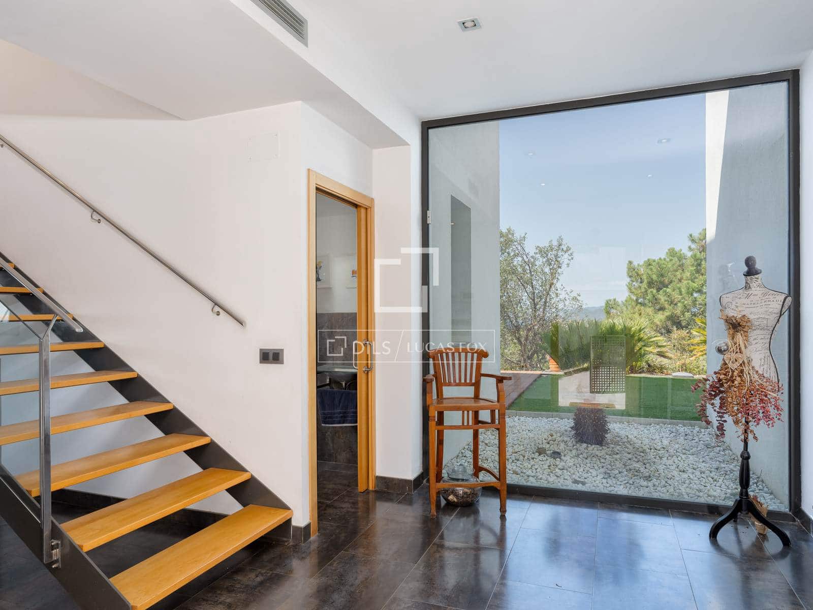 4 bedroom Villa for sale in Lloret de Mar with pool garage - € 1,200,000 (Ref: 9921369)