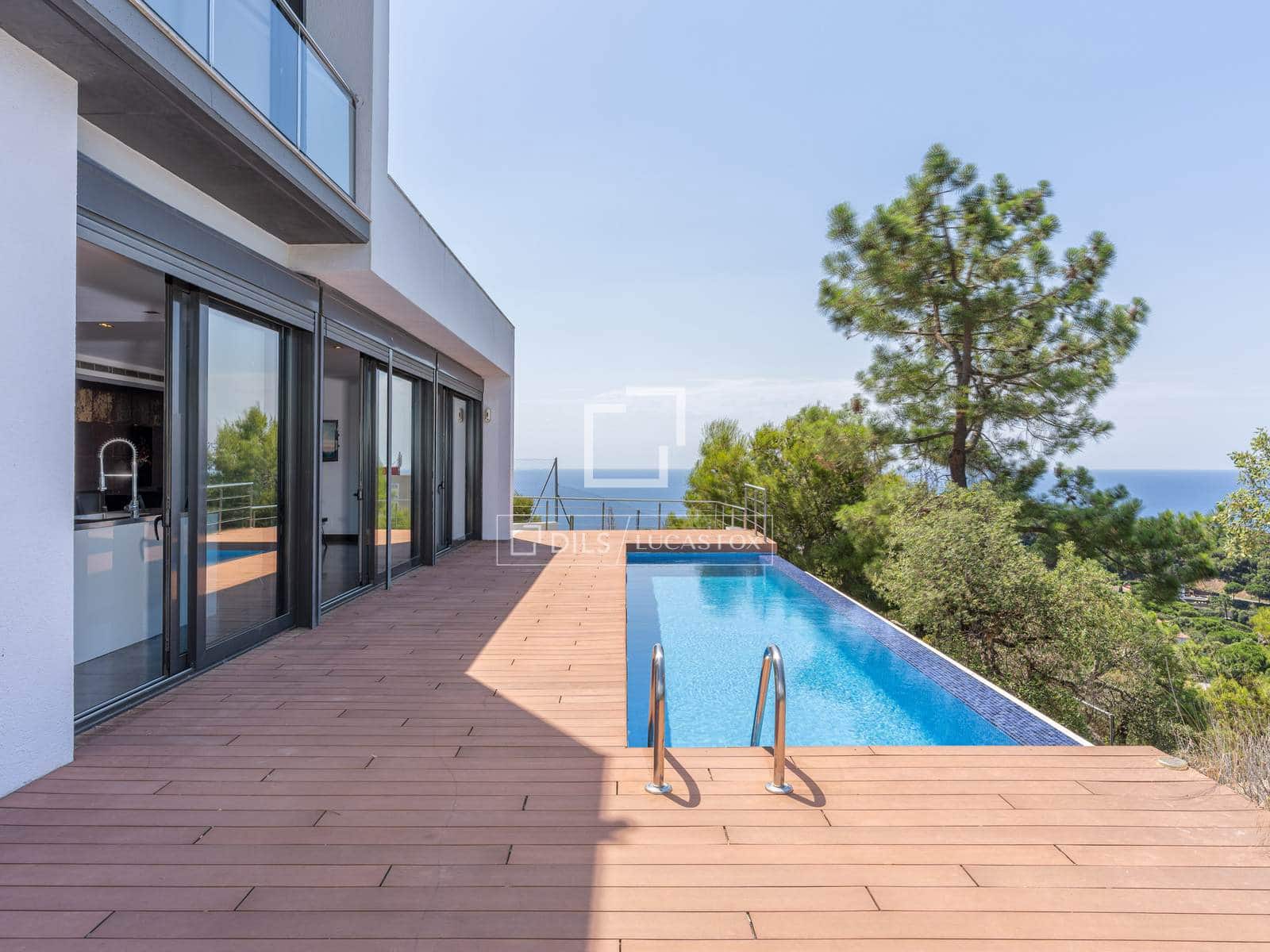4 bedroom Villa for sale in Lloret de Mar with pool garage - € 1,200,000 (Ref: 9921369)