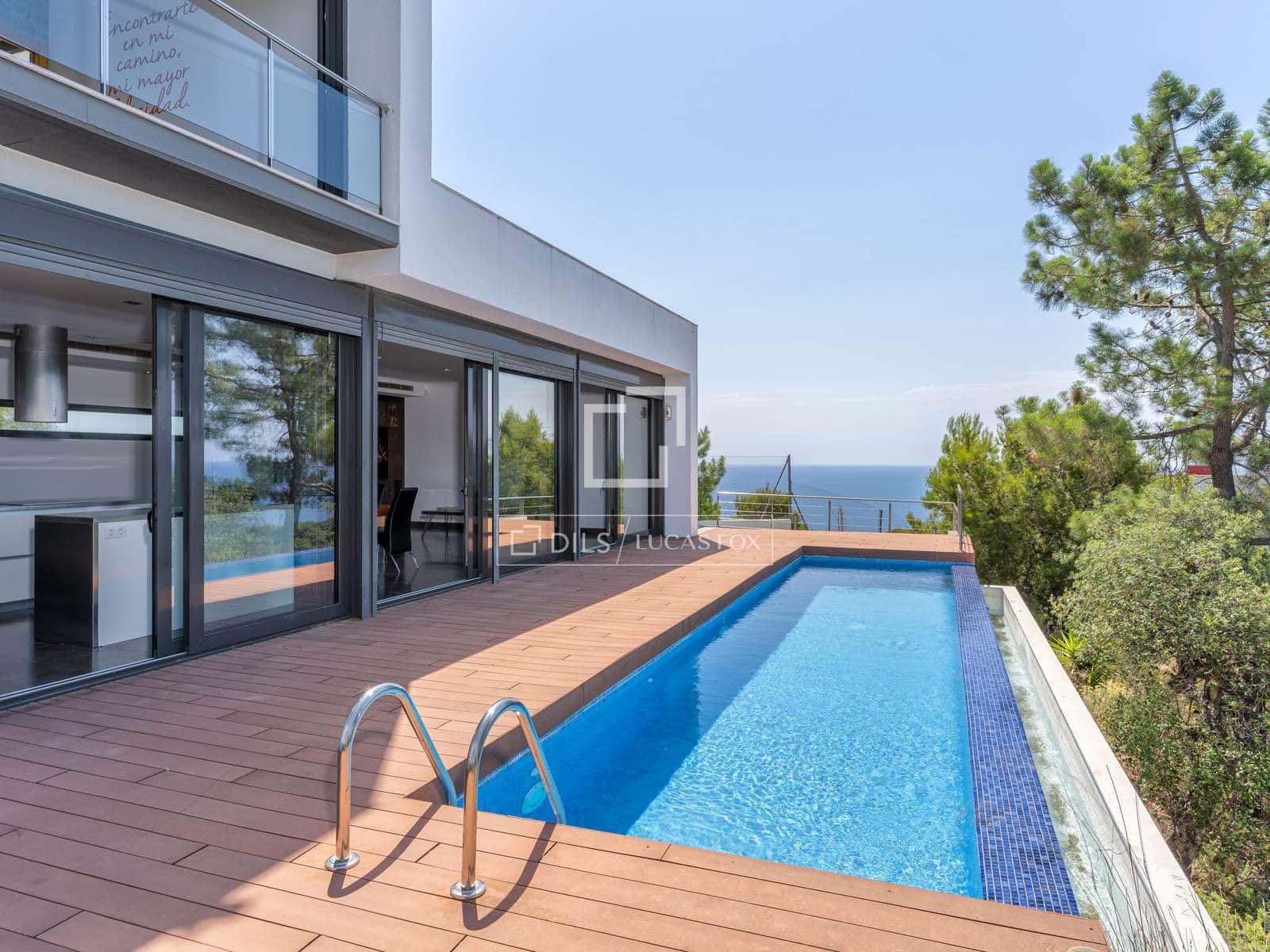 4 bedroom Villa for sale in Lloret de Mar with pool garage - € 1,200,000 (Ref: 9921369)