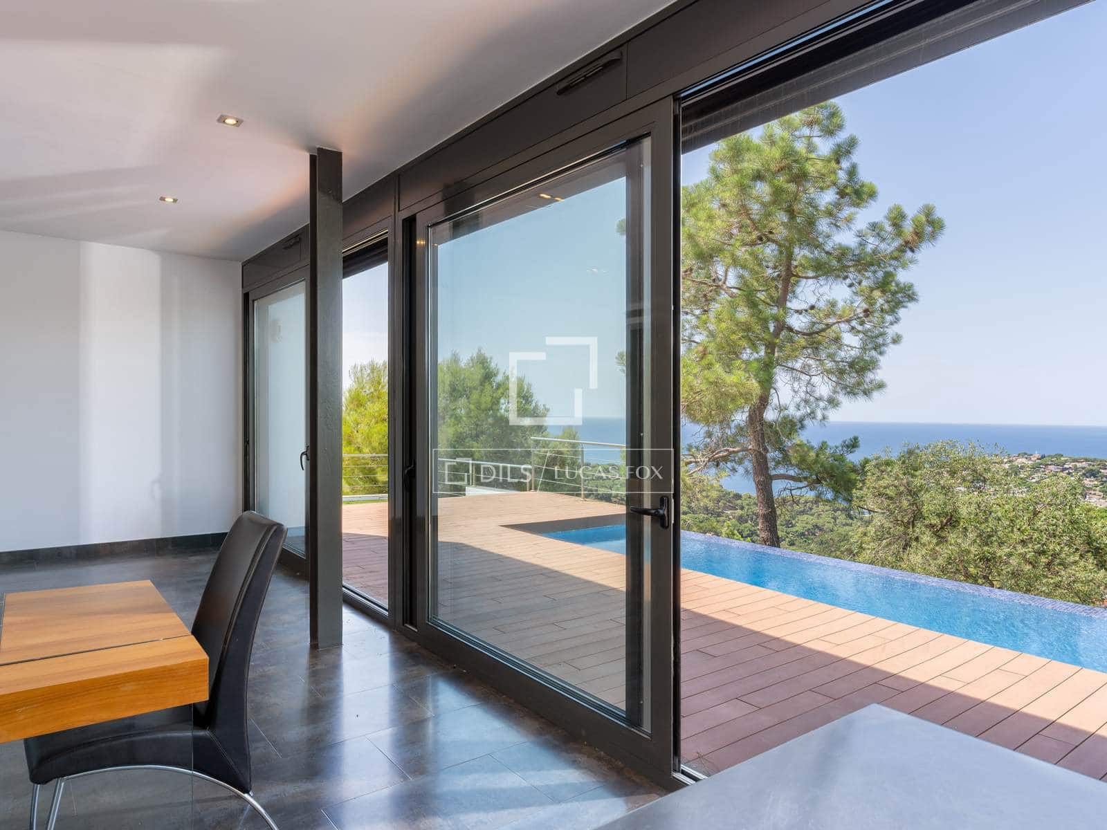 4 bedroom Villa for sale in Lloret de Mar with pool garage - € 1,200,000 (Ref: 9921369)