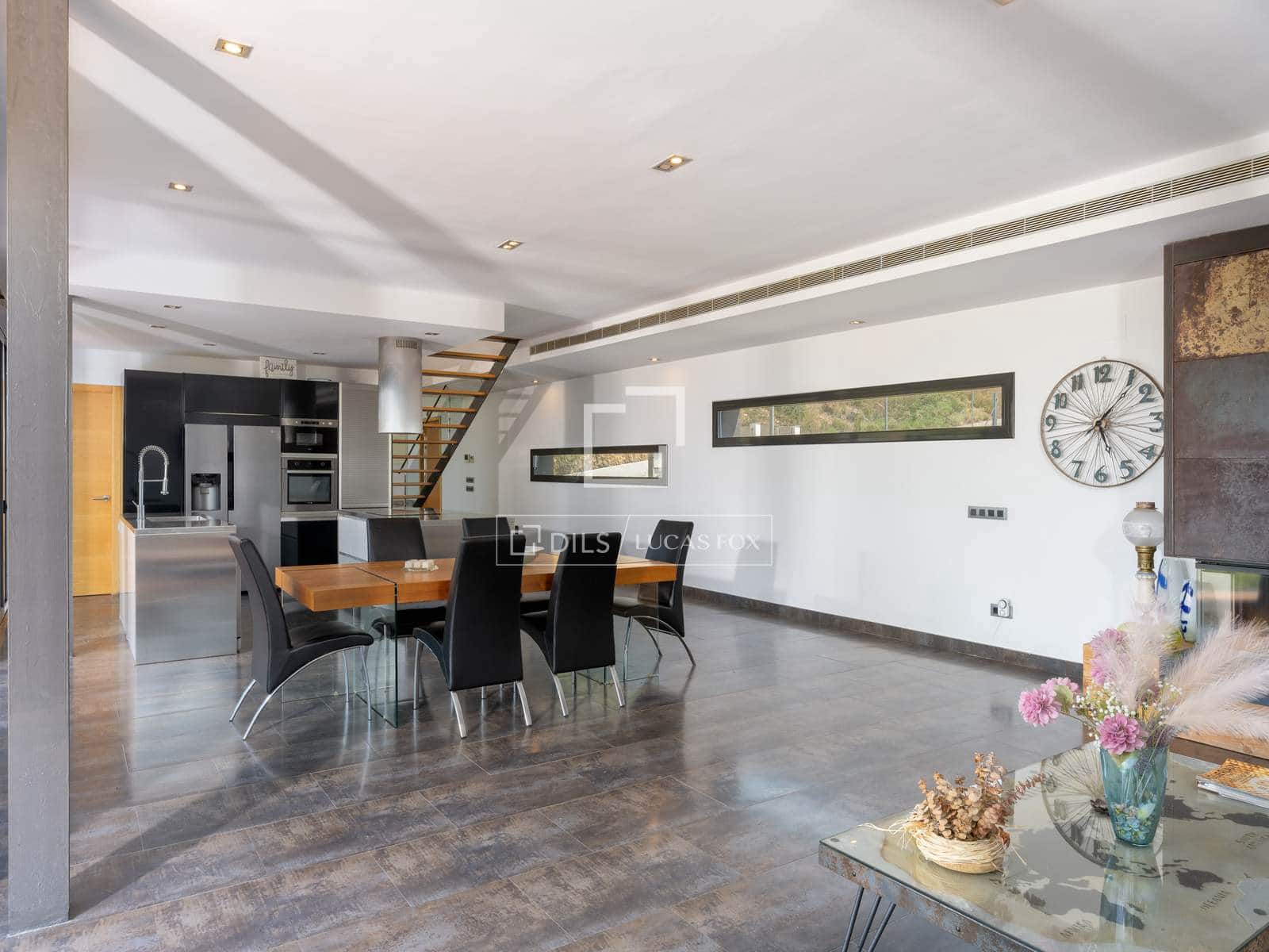 4 bedroom Villa for sale in Lloret de Mar with pool garage - € 1,200,000 (Ref: 9921369)