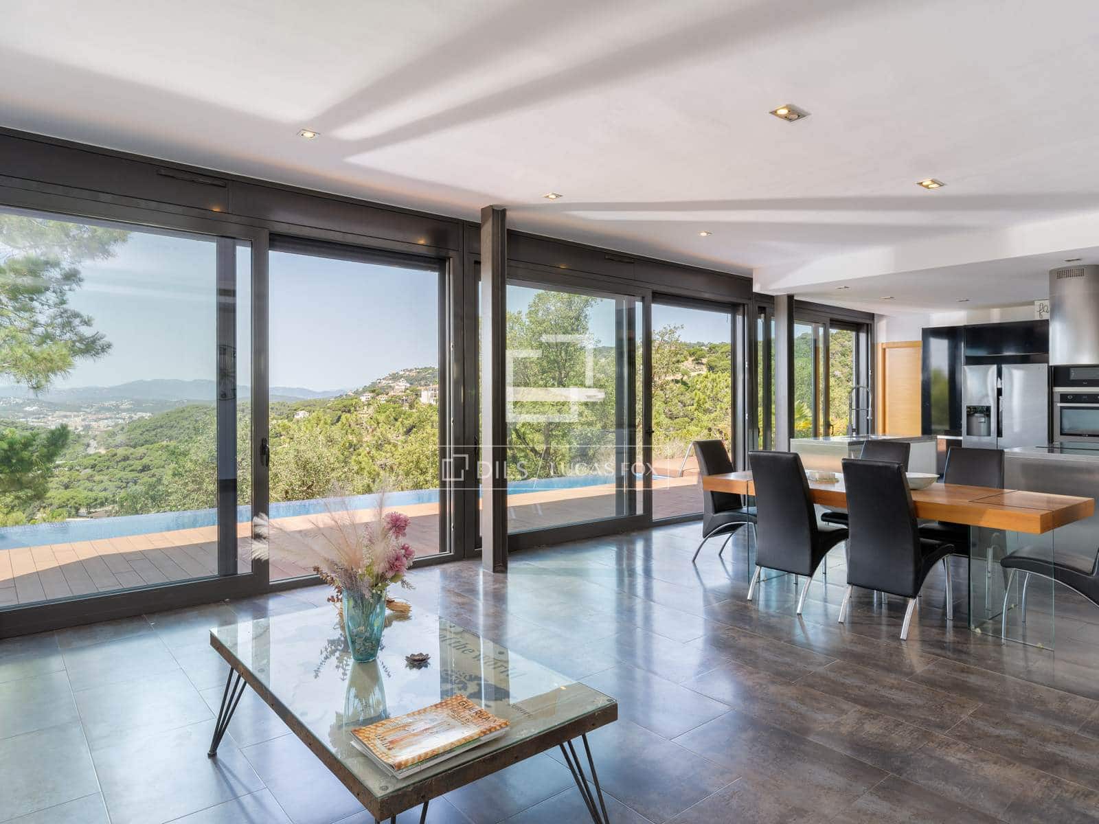 4 bedroom Villa for sale in Lloret de Mar with pool garage - € 1,200,000 (Ref: 9921369)