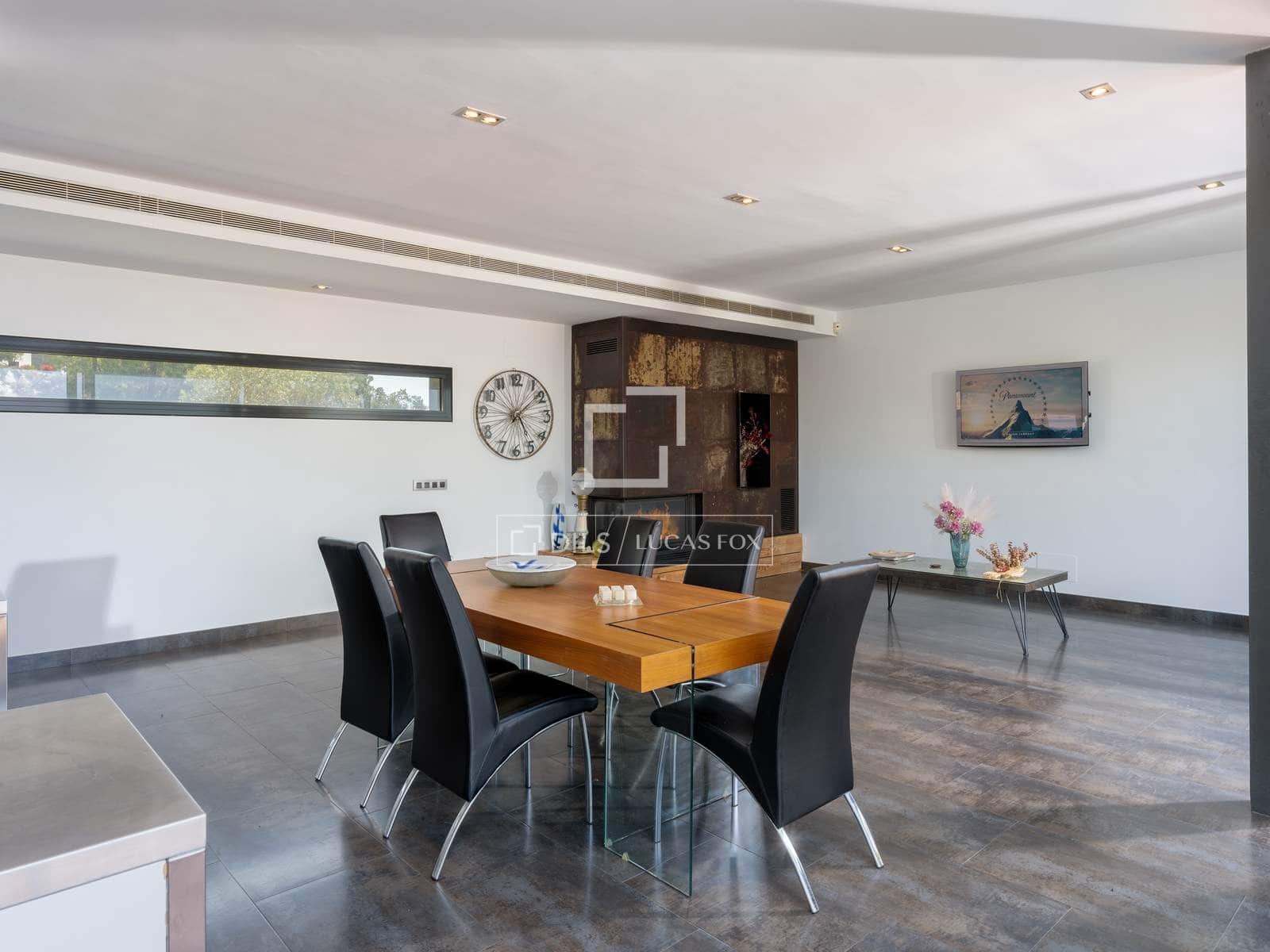 4 bedroom Villa for sale in Lloret de Mar with pool garage - € 1,200,000 (Ref: 9921369)