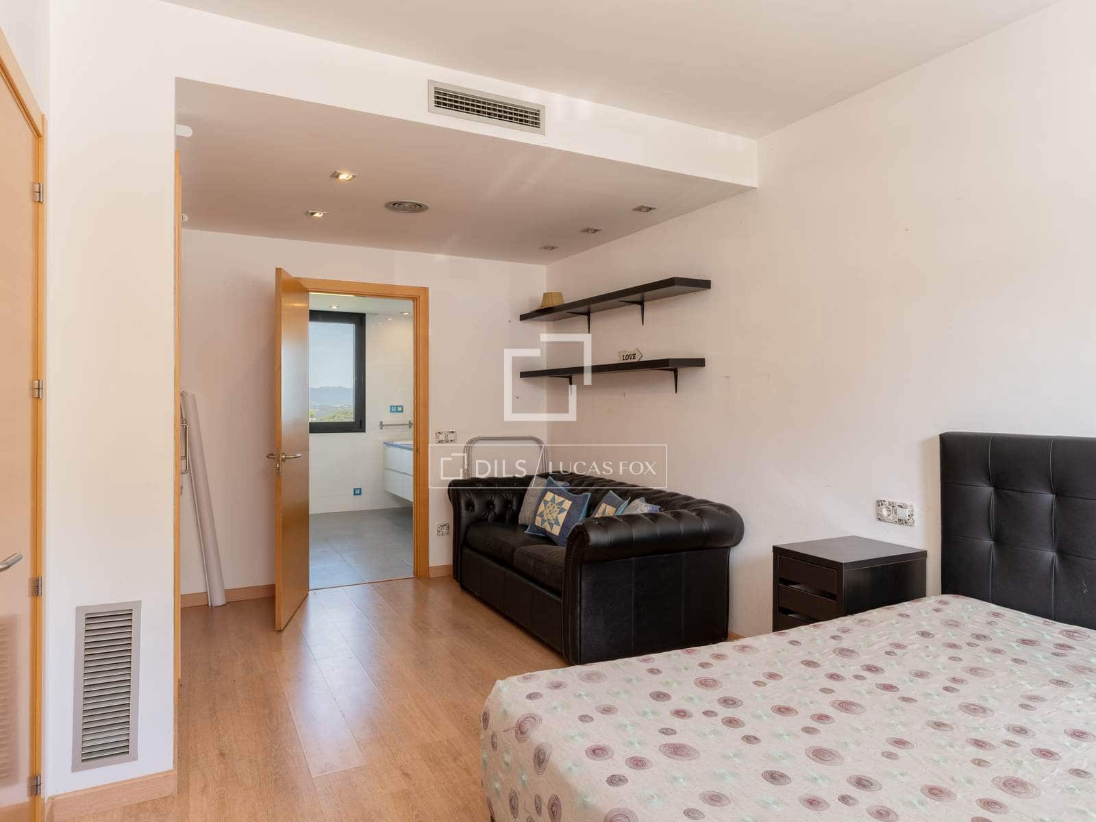 4 bedroom Villa for sale in Lloret de Mar with pool garage - € 1,200,000 (Ref: 9921369)