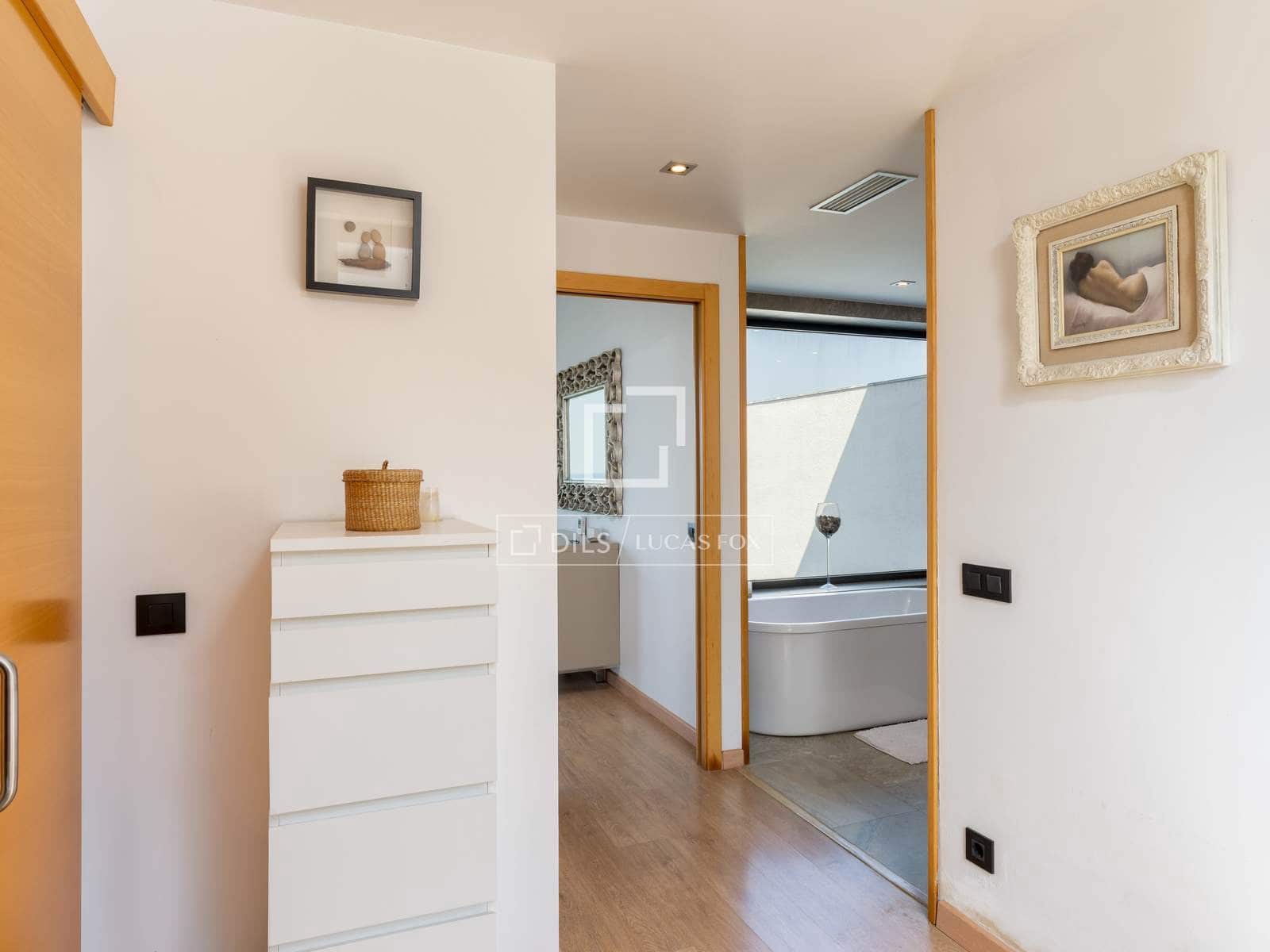 4 bedroom Villa for sale in Lloret de Mar with pool garage - € 1,200,000 (Ref: 9921369)