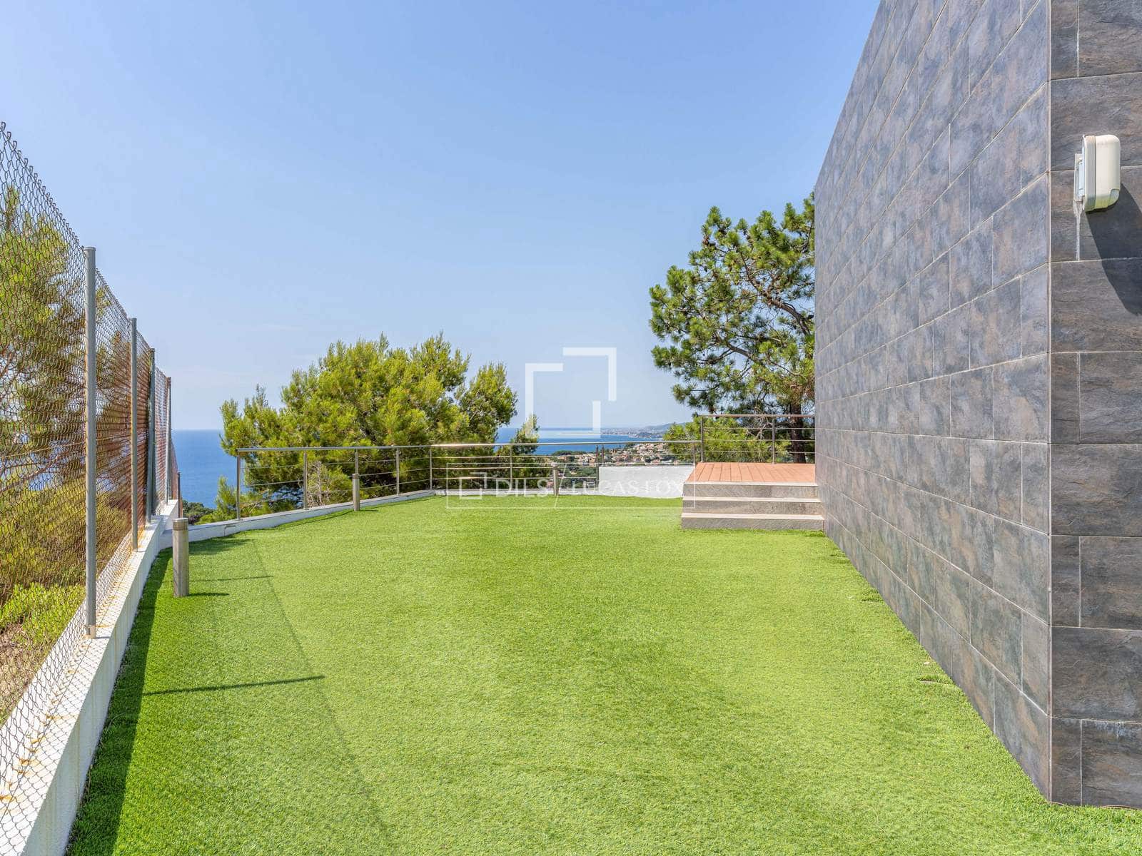 4 bedroom Villa for sale in Lloret de Mar with pool garage - € 1,200,000 (Ref: 9921369)