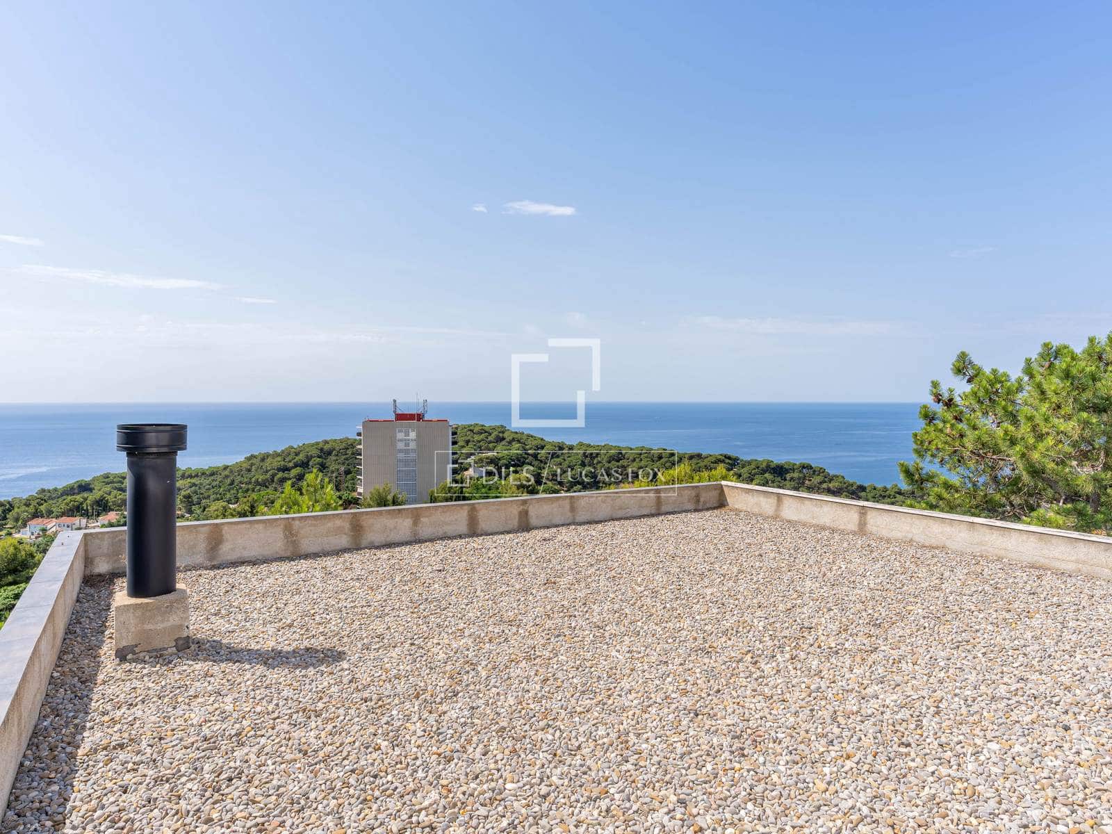 4 bedroom Villa for sale in Lloret de Mar with pool garage - € 1,200,000 (Ref: 9921369)