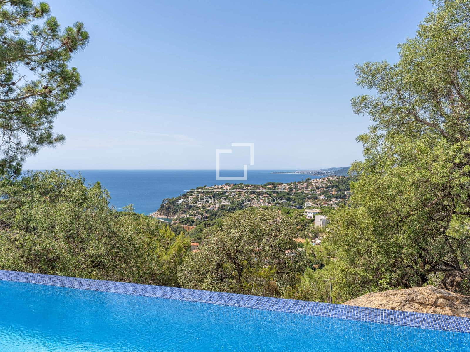 4 bedroom Villa for sale in Lloret de Mar with pool garage - € 1,200,000 (Ref: 9921369)