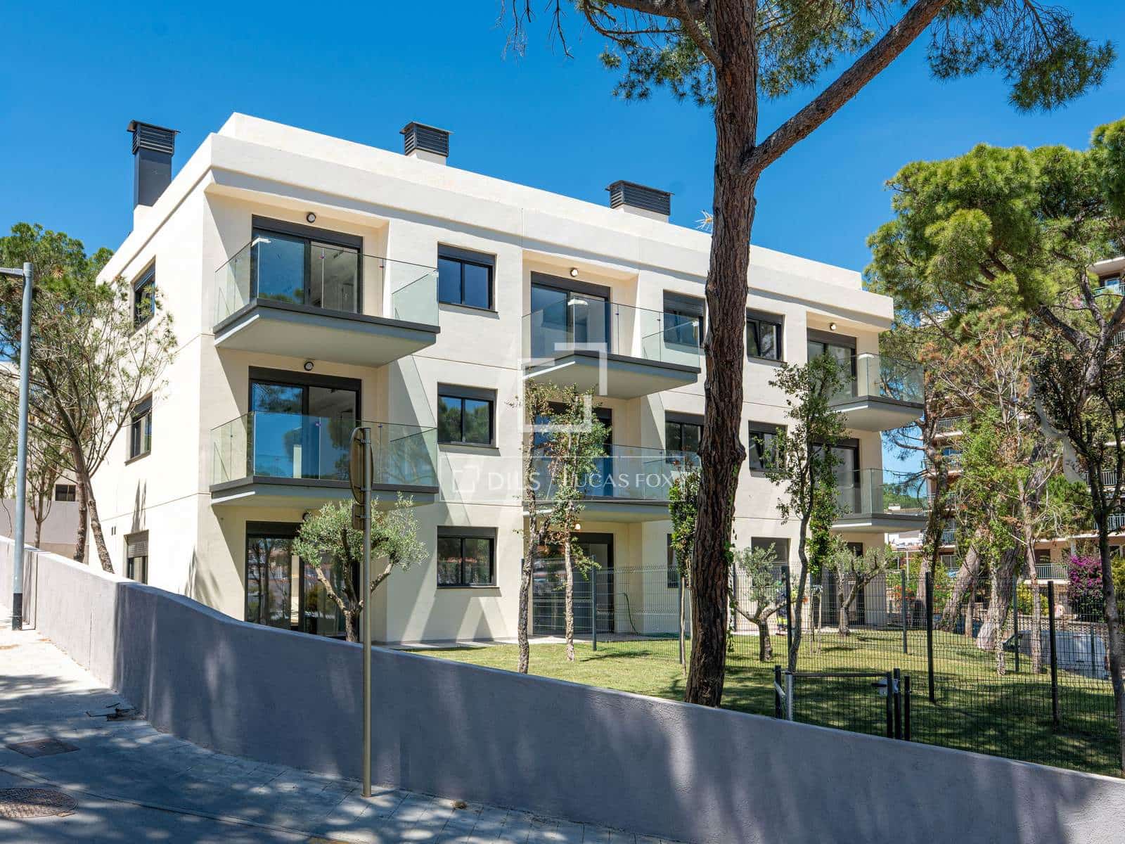 2 slaapkamer Appartement te koop in Palamos met zwembad garage - € 650.000 (Ref: 9921378)