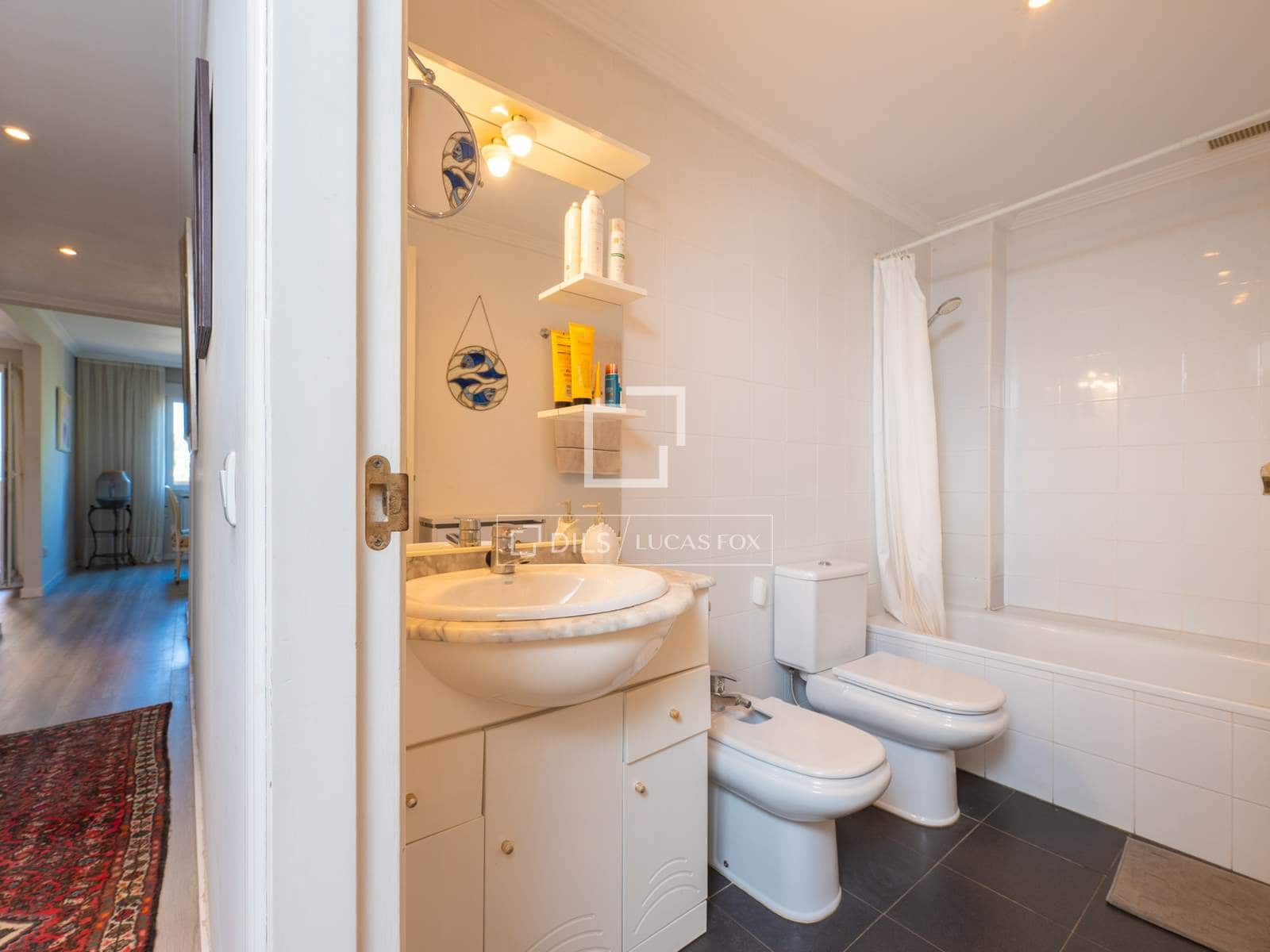 3 bedroom Apartment for sale in Ibiza / Eivissa town with garage - € 630,000 (Ref: 9921452)