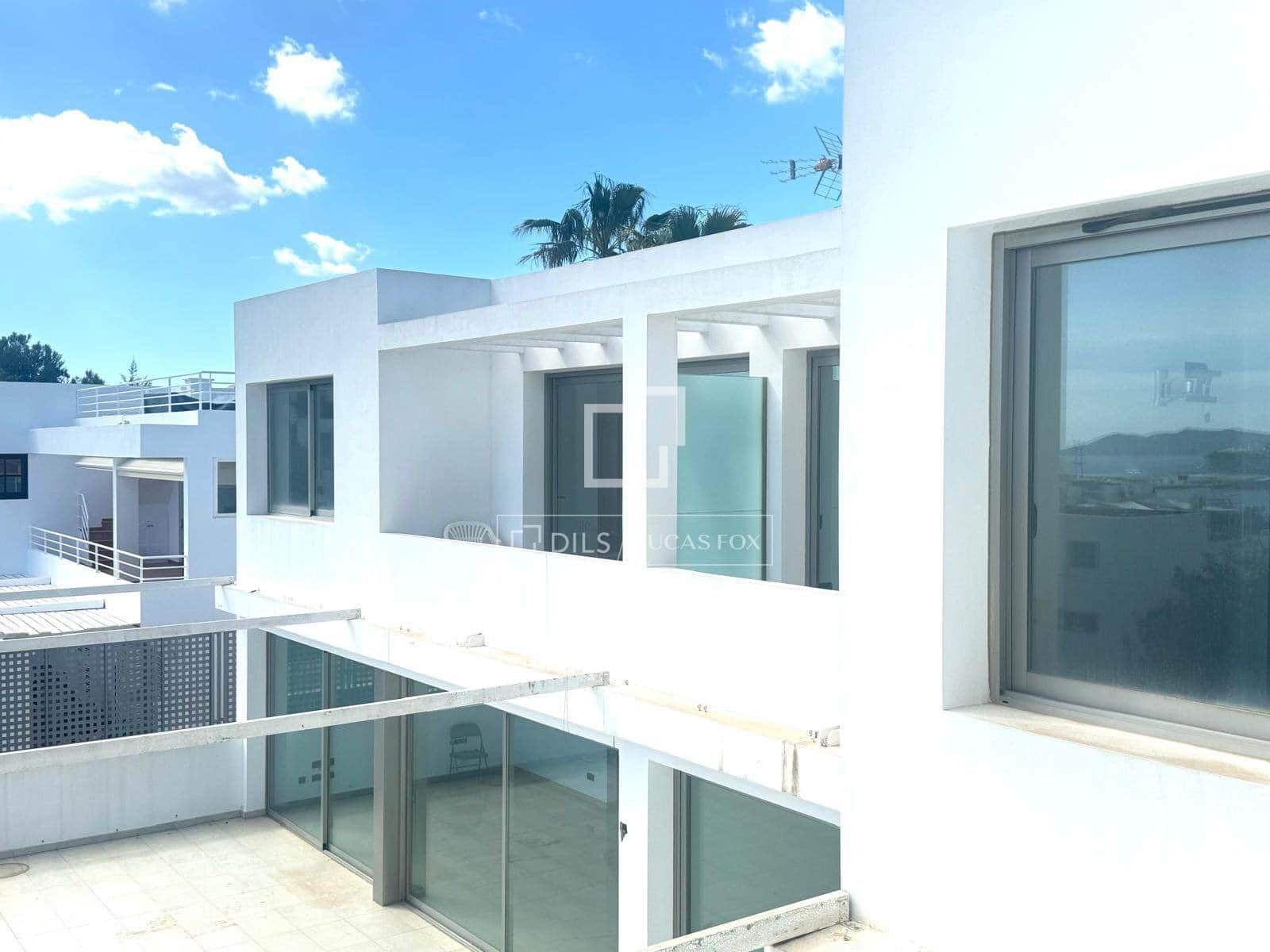 8 slaapkamer Villa te koop in Santa Eulalia / Santa Eularia met garage - € 3.700.000 (Ref: 9921453)