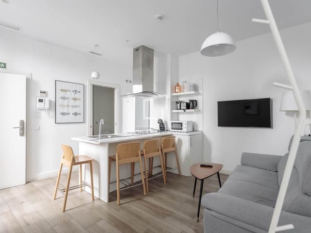 1 soveværelse Lejlighed til leje i Madrid by - € 2.400 (Ref: 9922686)
