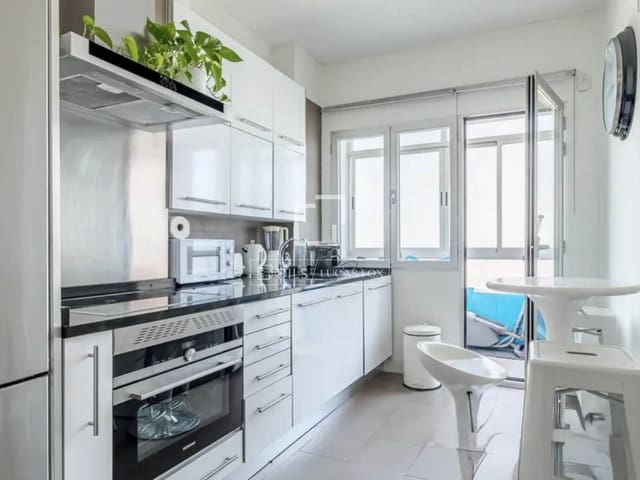Appartement de 3 chambres à louer à Castellana, Madrid ville - 2 950 € (Ref: 9922823)