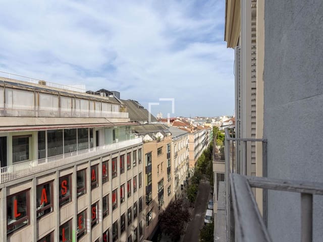 2 sovrum Lägenhet att hyra i Recoletos, Madrid stad - 3 900 € (Ref: 9923044)