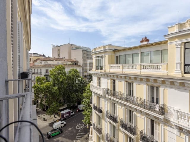 2 sovrum Lägenhet att hyra i Recoletos, Madrid stad - 3 900 € (Ref: 9923044)
