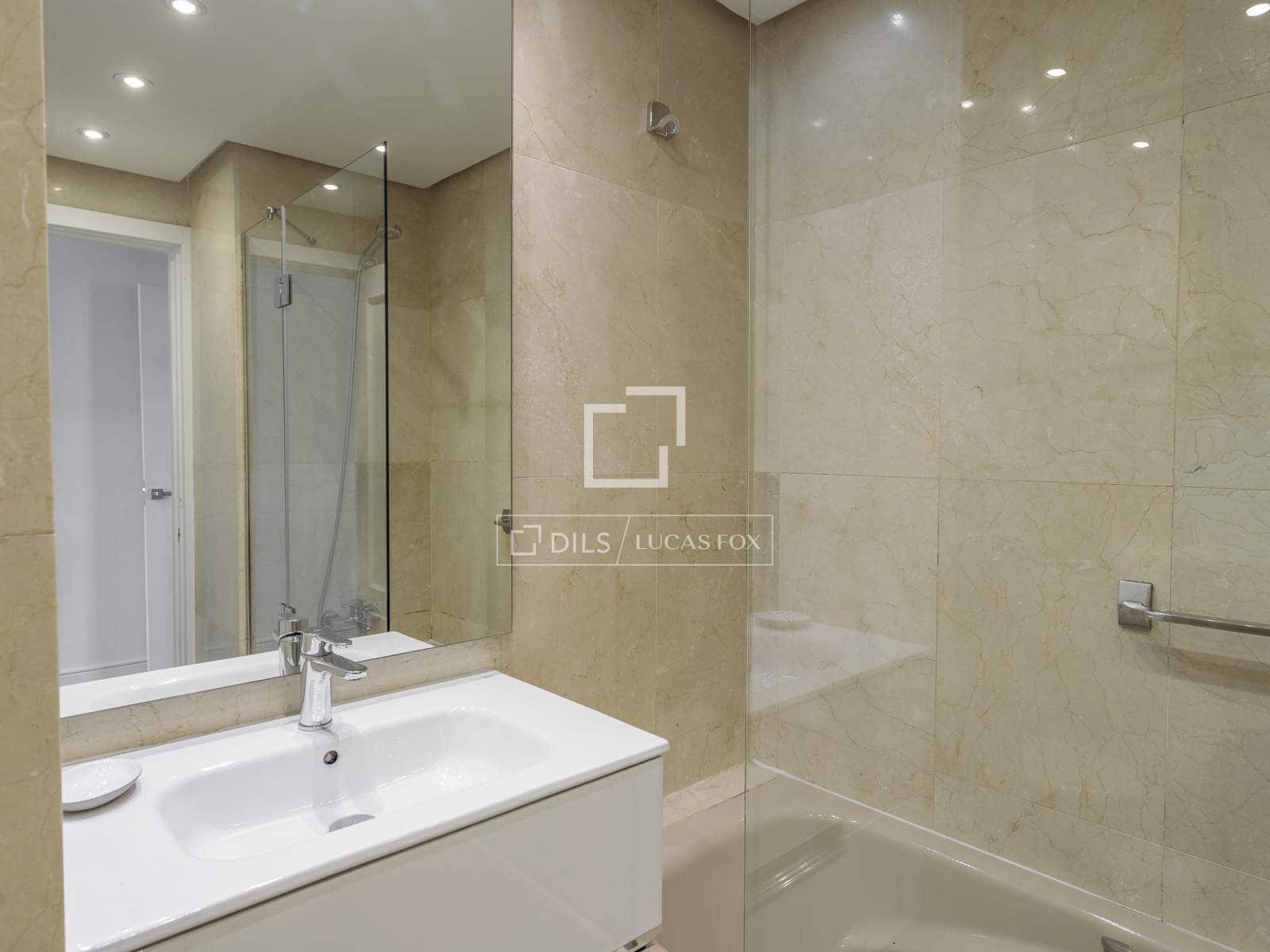 2 sovrum Lägenhet att hyra i Madrid stad - 3 900 € (Ref: 9923044)