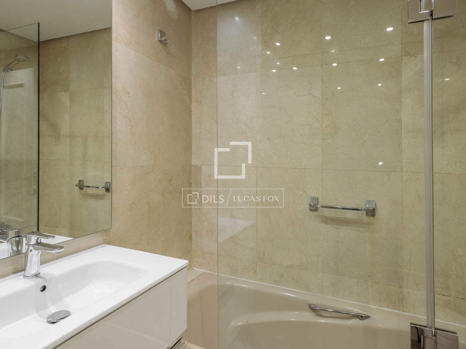 2 sovrum Lägenhet att hyra i Madrid stad - 3 900 € (Ref: 9923044)