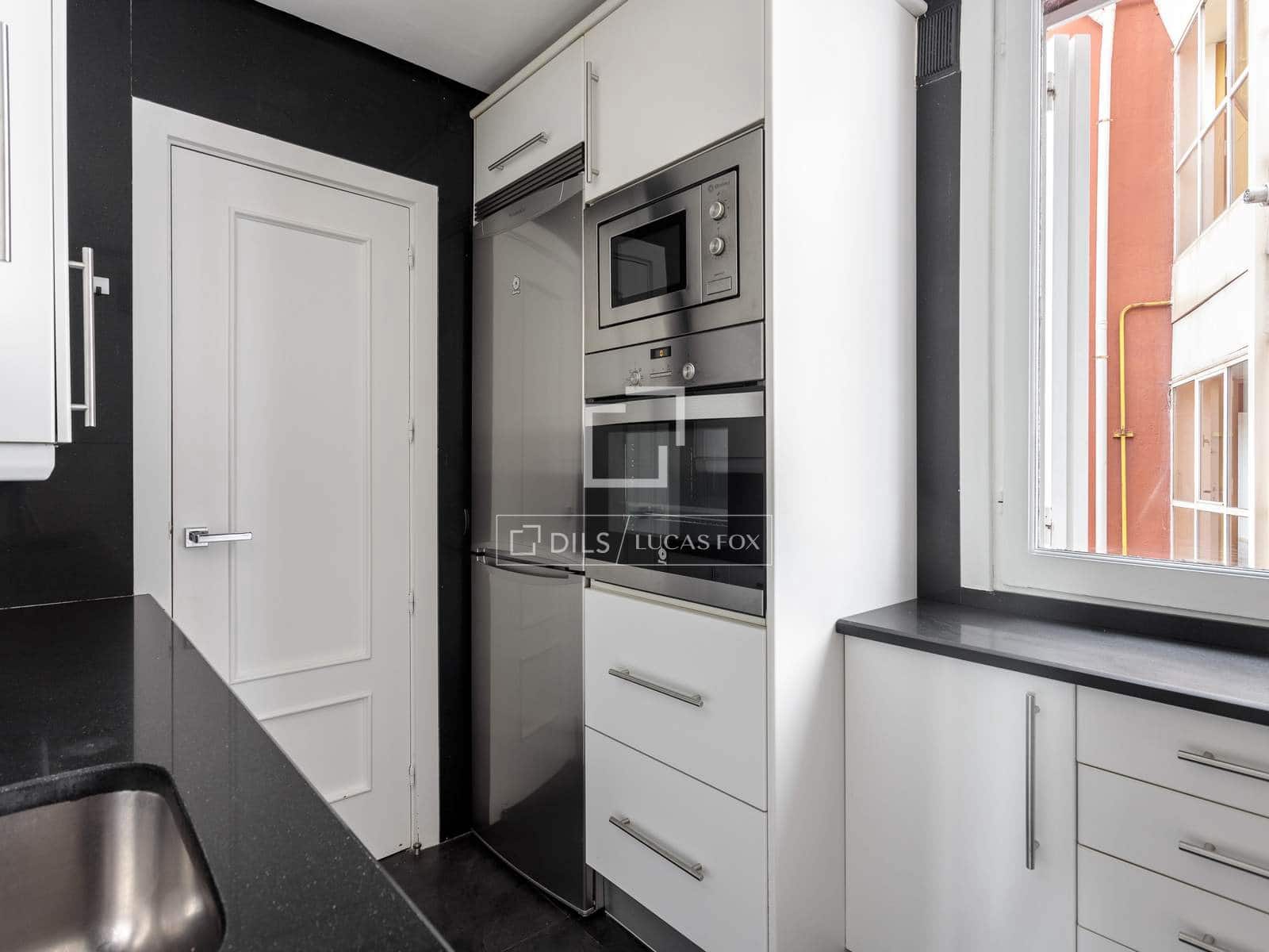 2 sovrum Lägenhet att hyra i Madrid stad - 3 900 € (Ref: 9923044)