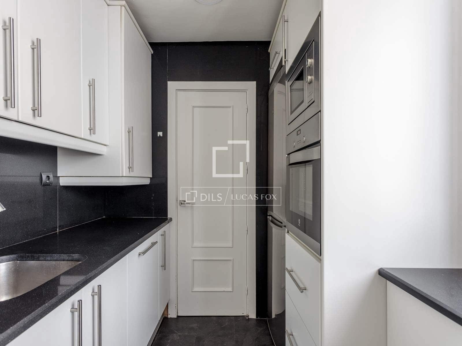 2 sovrum Lägenhet att hyra i Madrid stad - 3 900 € (Ref: 9923044)