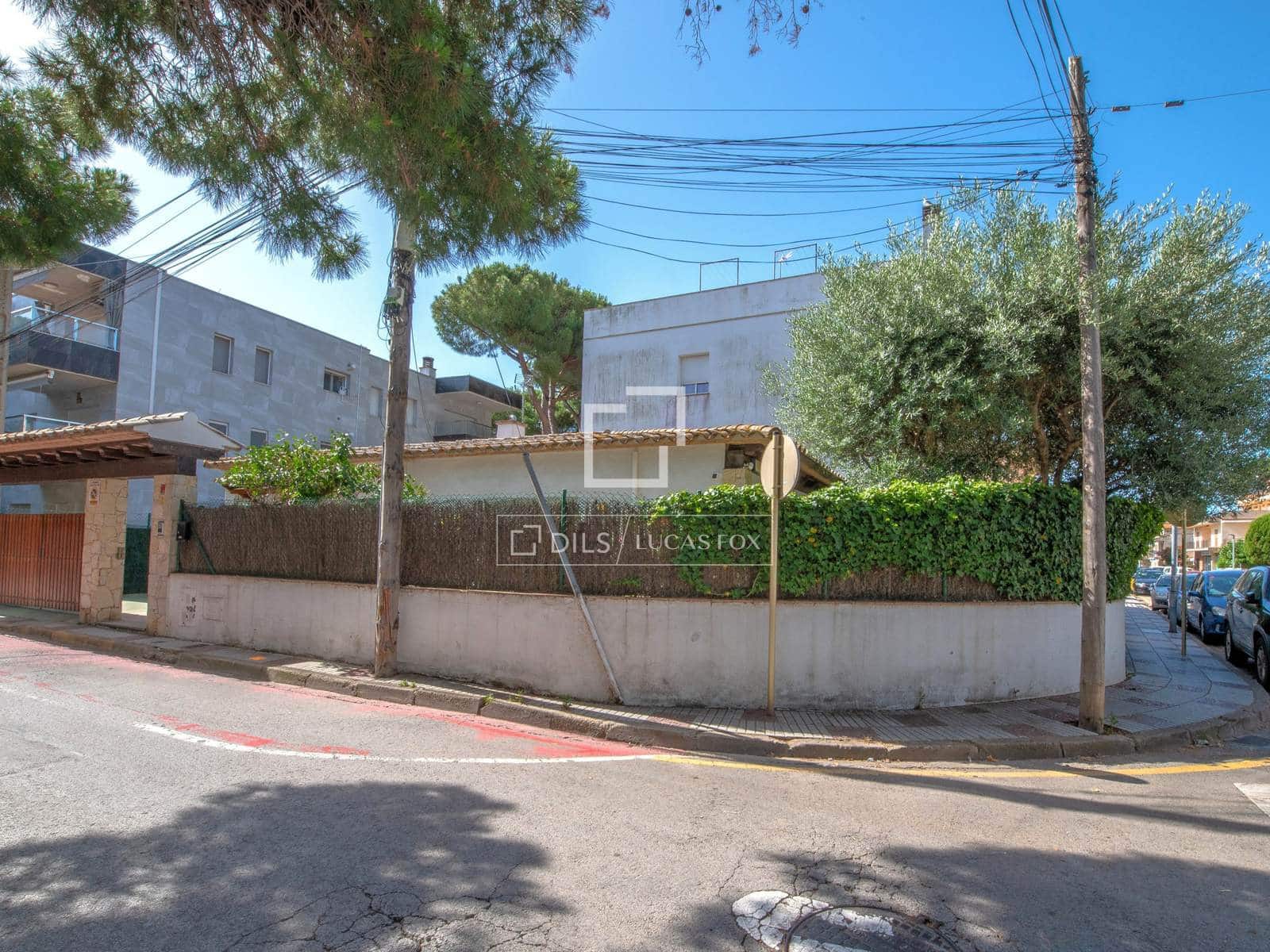 2 bedroom Villa for sale in Platja d'Aro with garage - € 710,000 (Ref: 9923045)