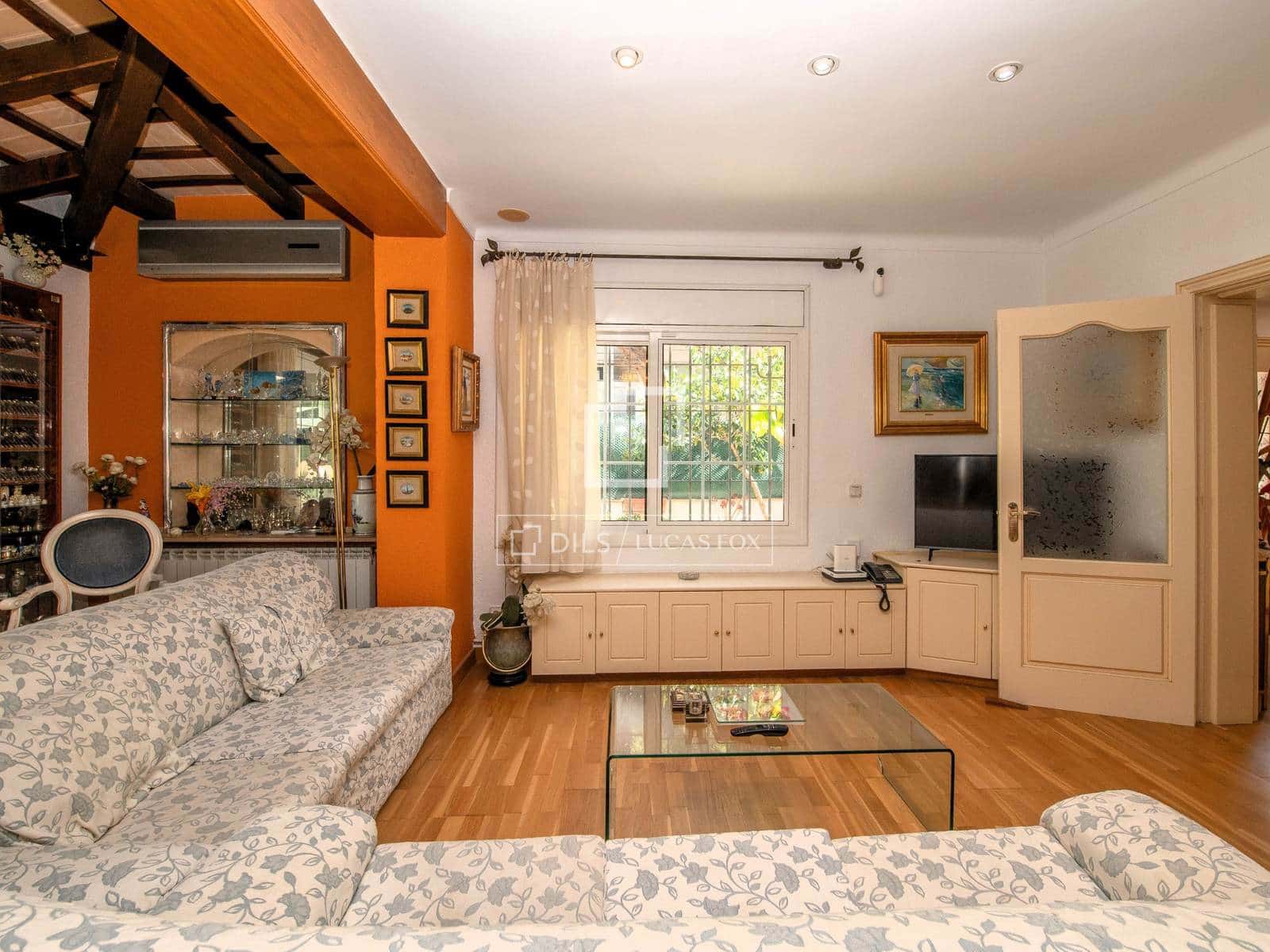 2 bedroom Villa for sale in Platja d'Aro with garage - € 710,000 (Ref: 9923045)