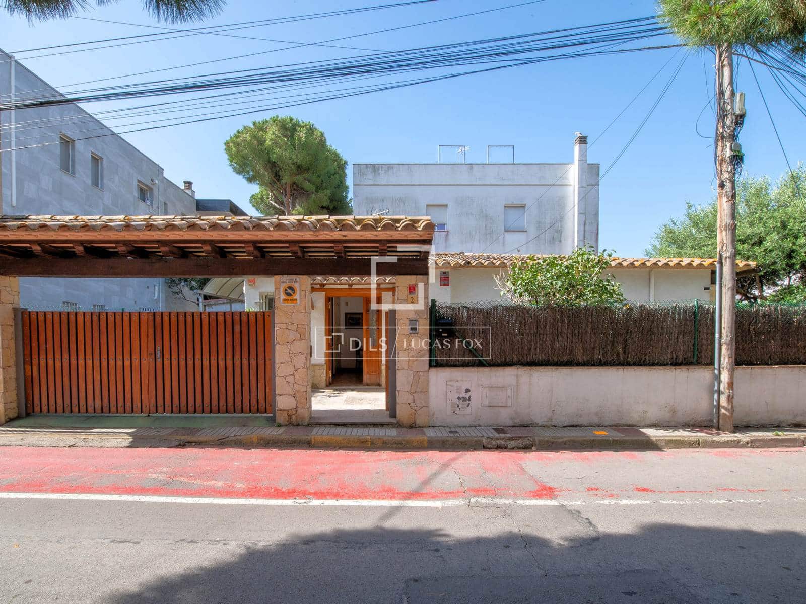 2 bedroom Villa for sale in Platja d'Aro with garage - € 710,000 (Ref: 9923045)