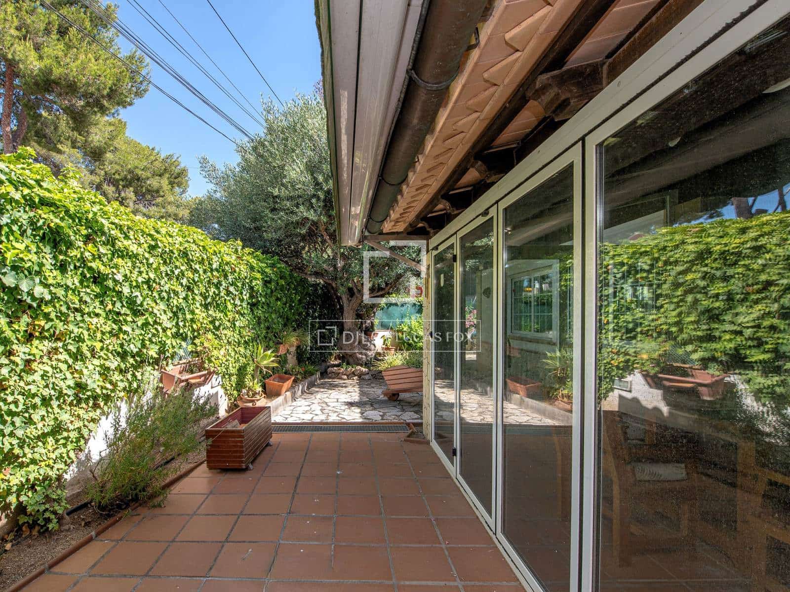 2 bedroom Villa for sale in Platja d'Aro with garage - € 710,000 (Ref: 9923045)