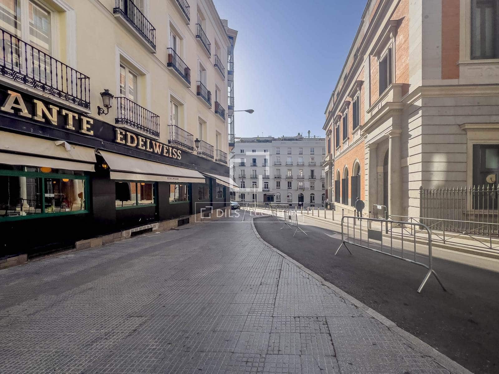 3 bedroom Apartment for sale in Madrid city - € 3,300,000 (Ref: 9923047)
