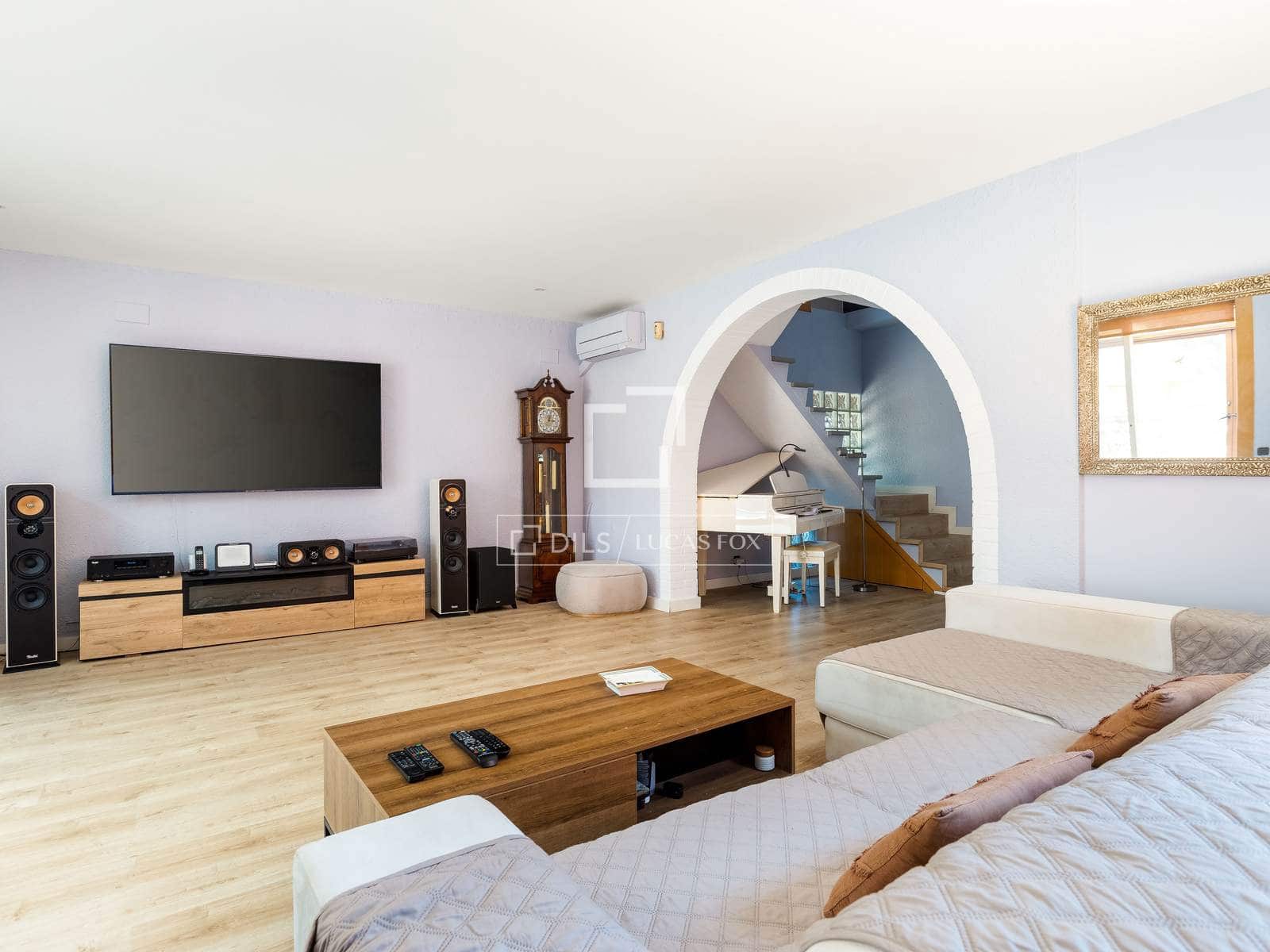 3 bedroom Villa for sale in Teia with pool garage - € 626,000 (Ref: 9924813)