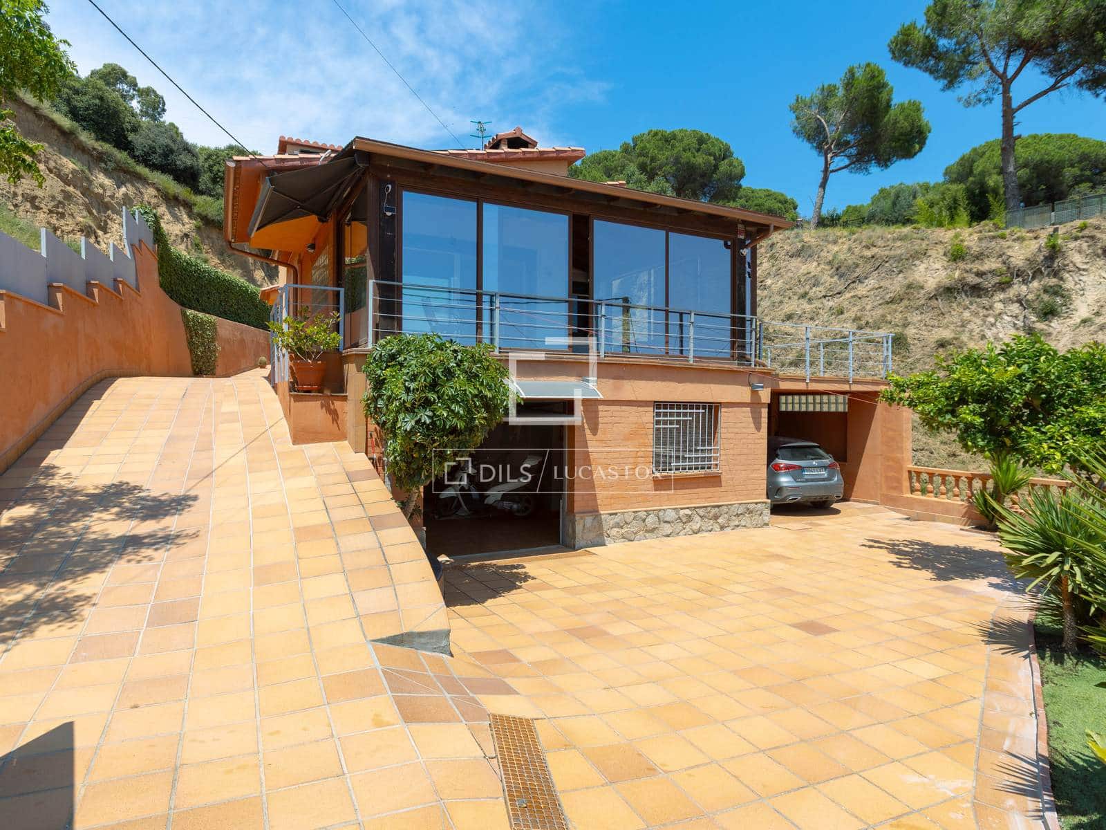 3 bedroom Villa for sale in Teia with pool garage - € 626,000 (Ref: 9924813)