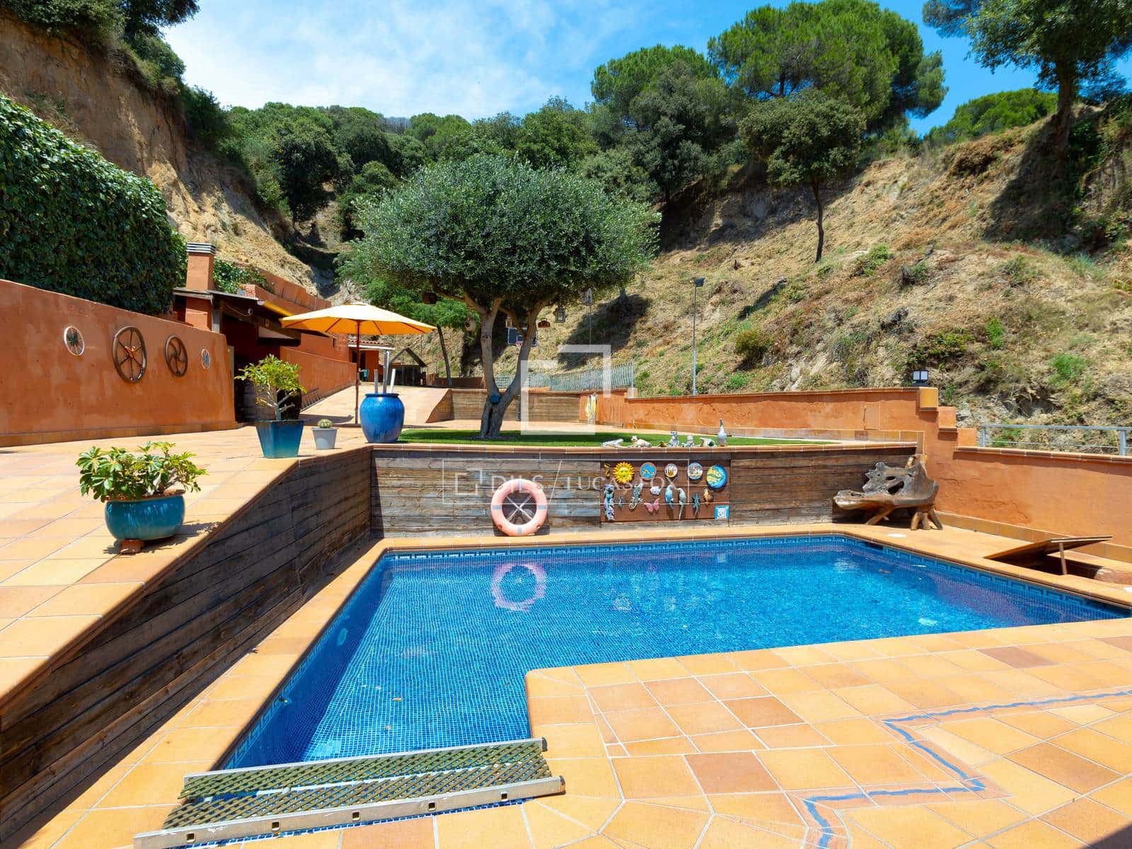 3 bedroom Villa for sale in Teia with pool garage - € 626,000 (Ref: 9924813)