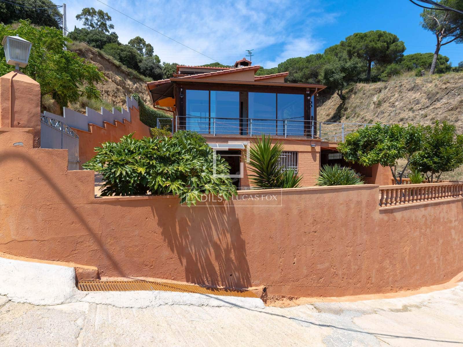 3 bedroom Villa for sale in Teia with pool garage - € 626,000 (Ref: 9924813)