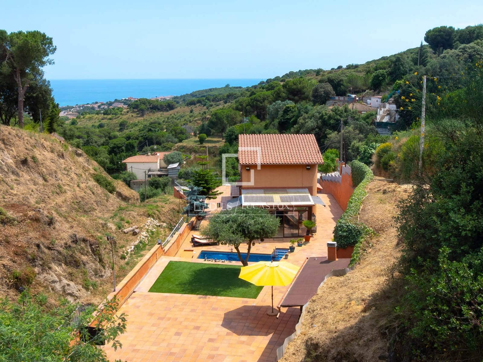 3 bedroom Villa for sale in Teia with pool garage - € 626,000 (Ref: 9924813)