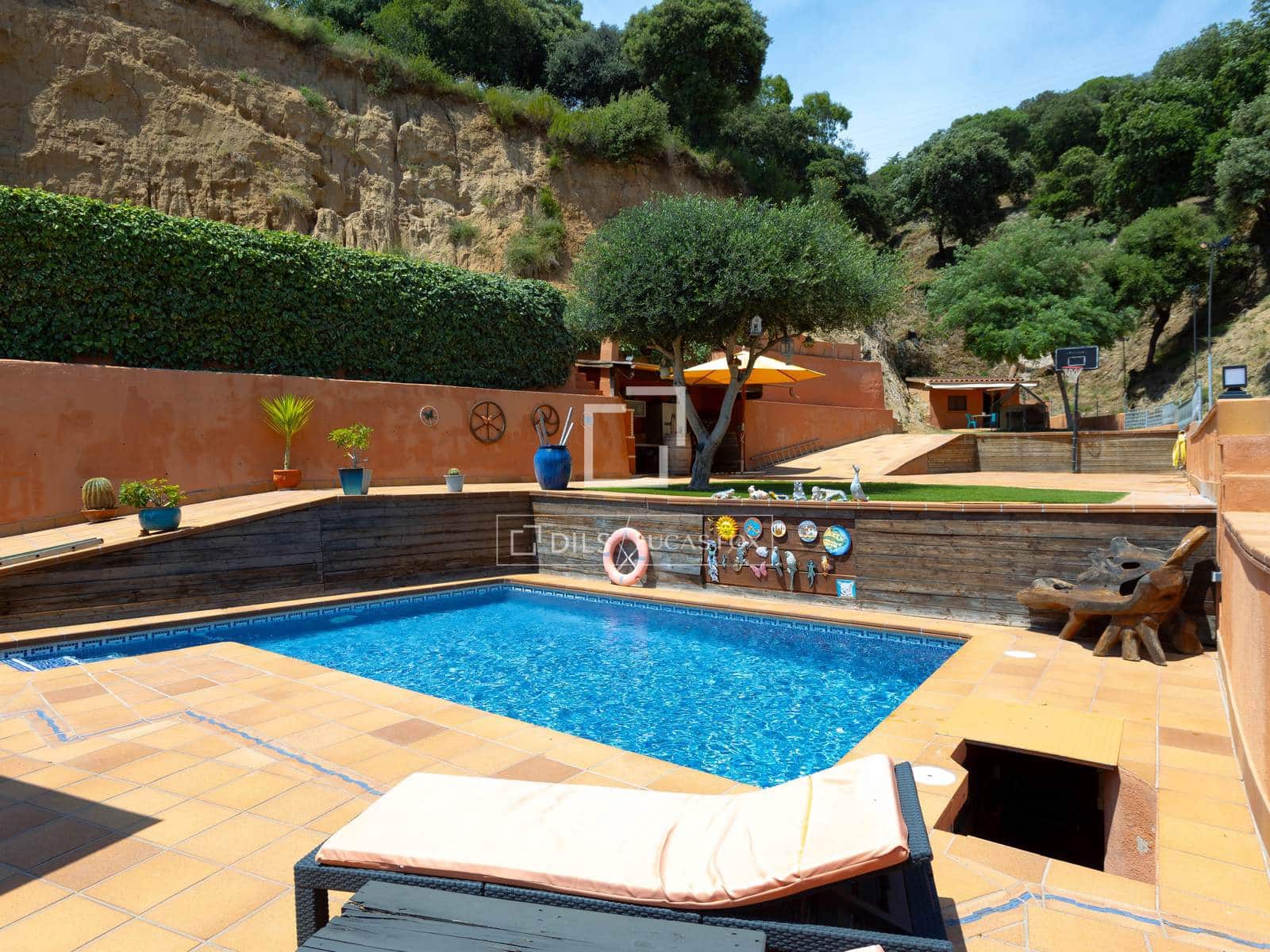 3 bedroom Villa for sale in Teia with pool garage - € 626,000 (Ref: 9924813)