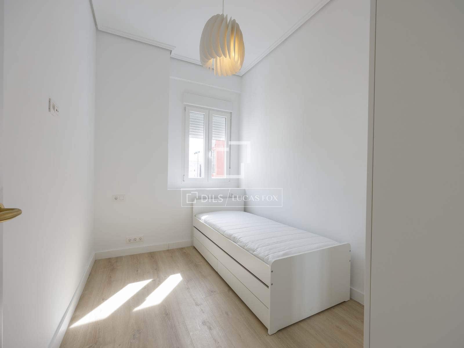3 makuuhuone Huoneisto vuokrattavana paikassa Valencia kaupunki - 2 600 € (Ref: 9924850)
