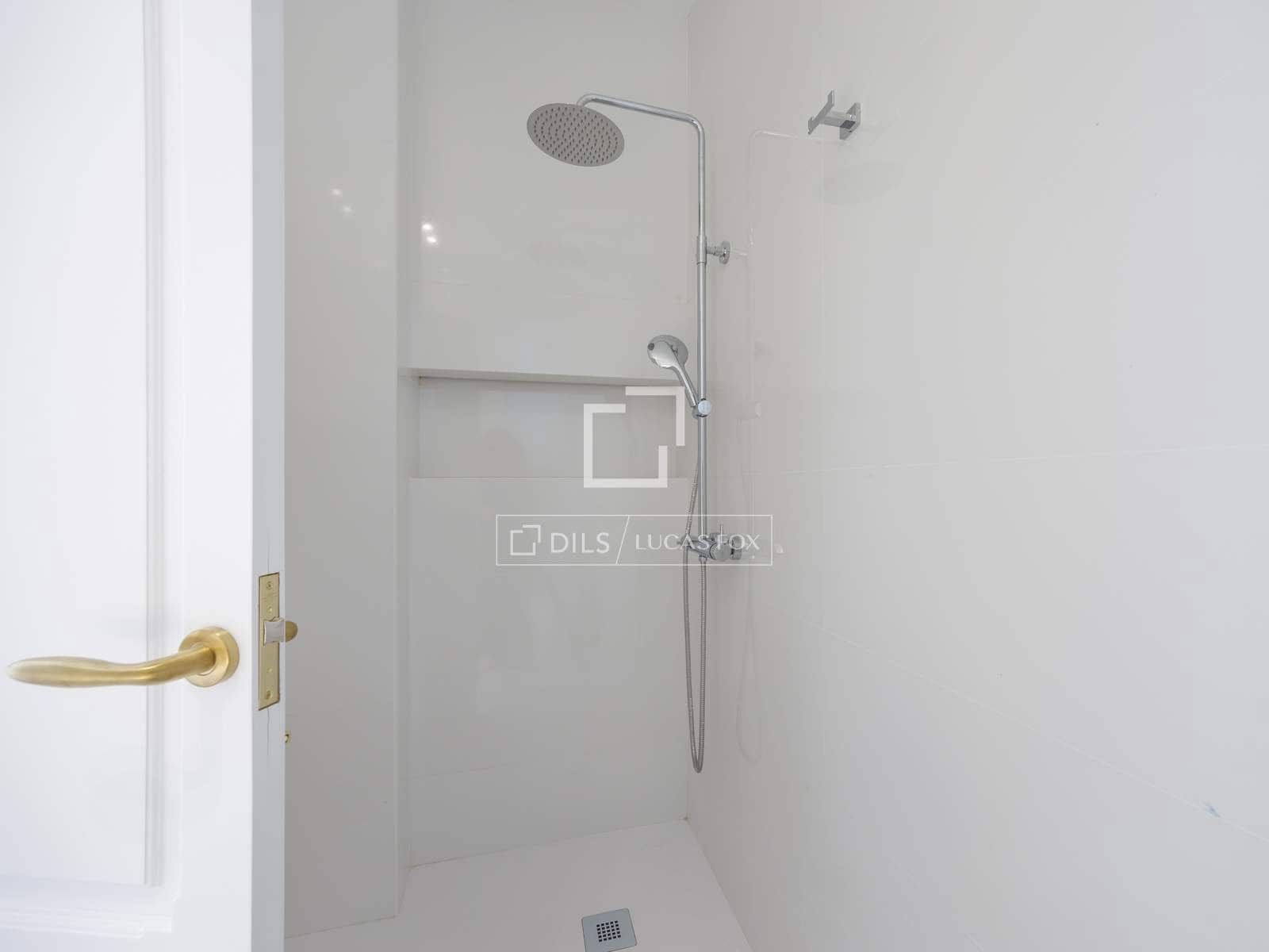 3 makuuhuone Huoneisto vuokrattavana paikassa Valencia kaupunki - 2 600 € (Ref: 9924850)