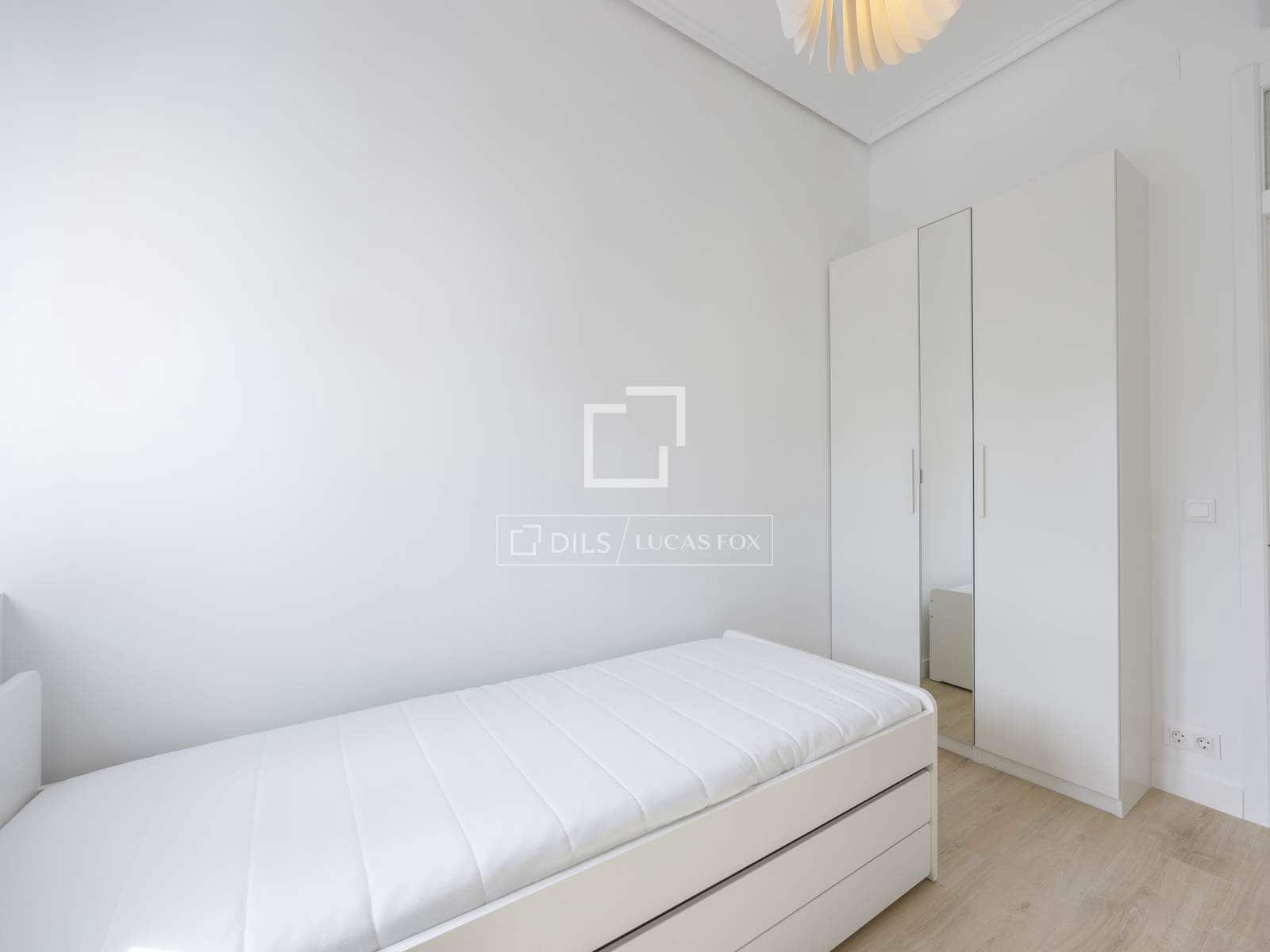3 makuuhuone Huoneisto vuokrattavana paikassa Valencia kaupunki - 2 600 € (Ref: 9924850)