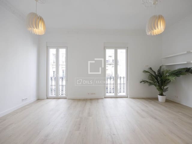 Apartamento de 3 habitaciones en València ciudad en alquiler - 2.600 € (Ref: 9924850)