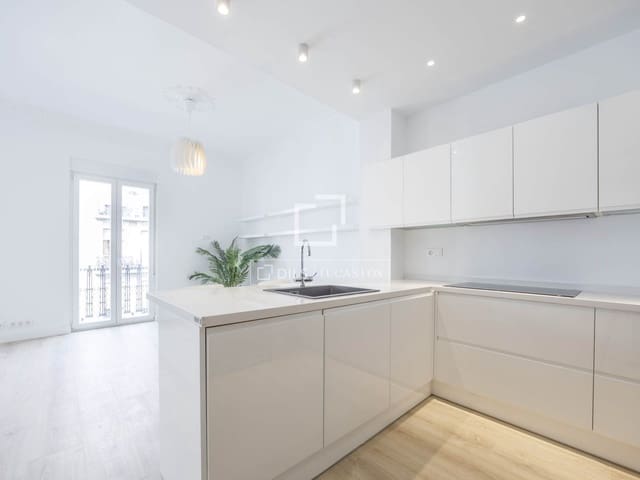 Apartamento de 3 habitaciones en València ciudad en alquiler - 2.600 € (Ref: 9924850)